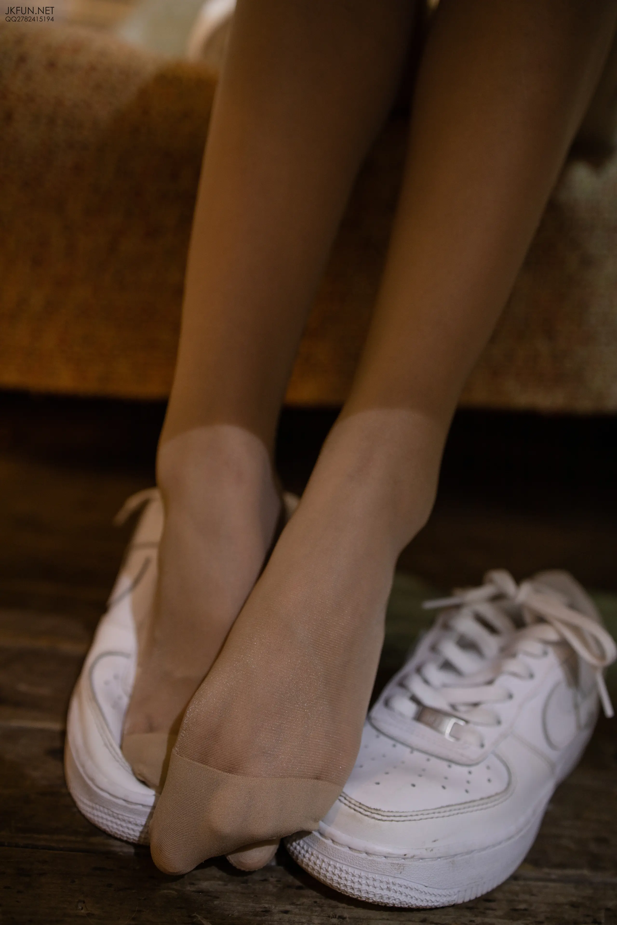 森萝财团 JKFUN 10D肉丝运动鞋桌 [102P]