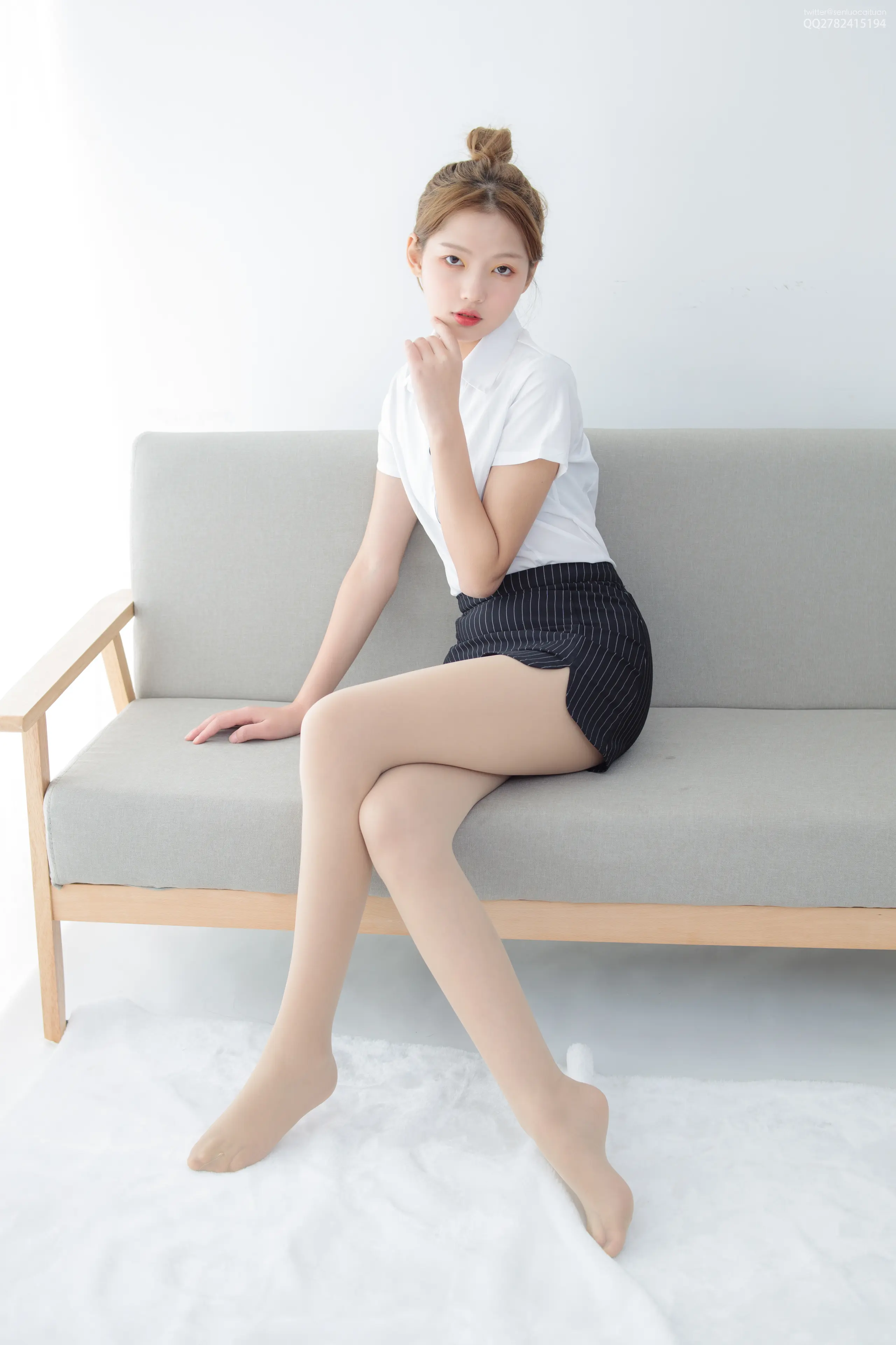 森萝财团 JKFUN 50D肉丝 OL一定要搭配眼镜 [63P]