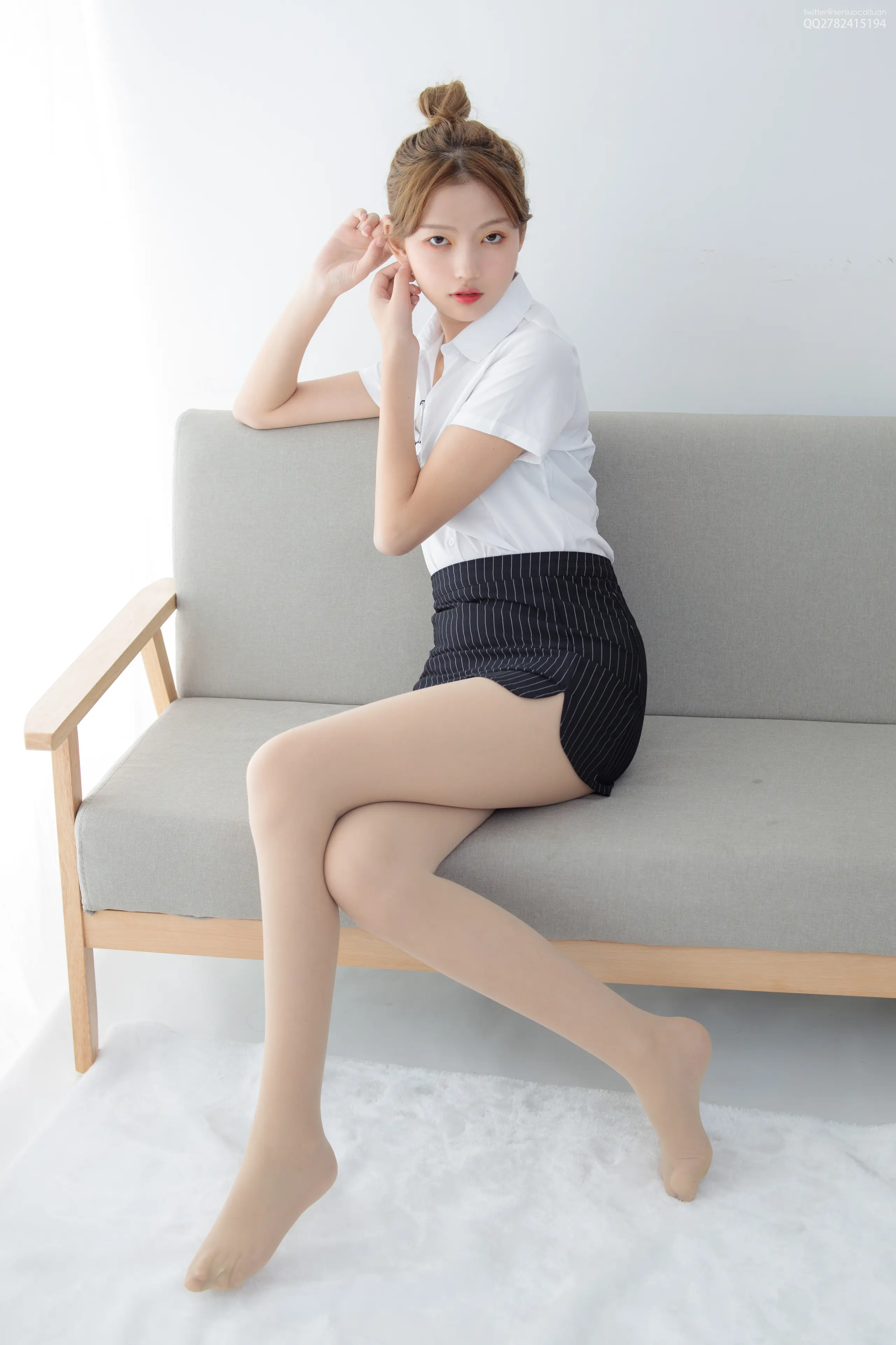 森萝财团 JKFUN 50D肉丝 OL一定要搭配眼镜 [63P]