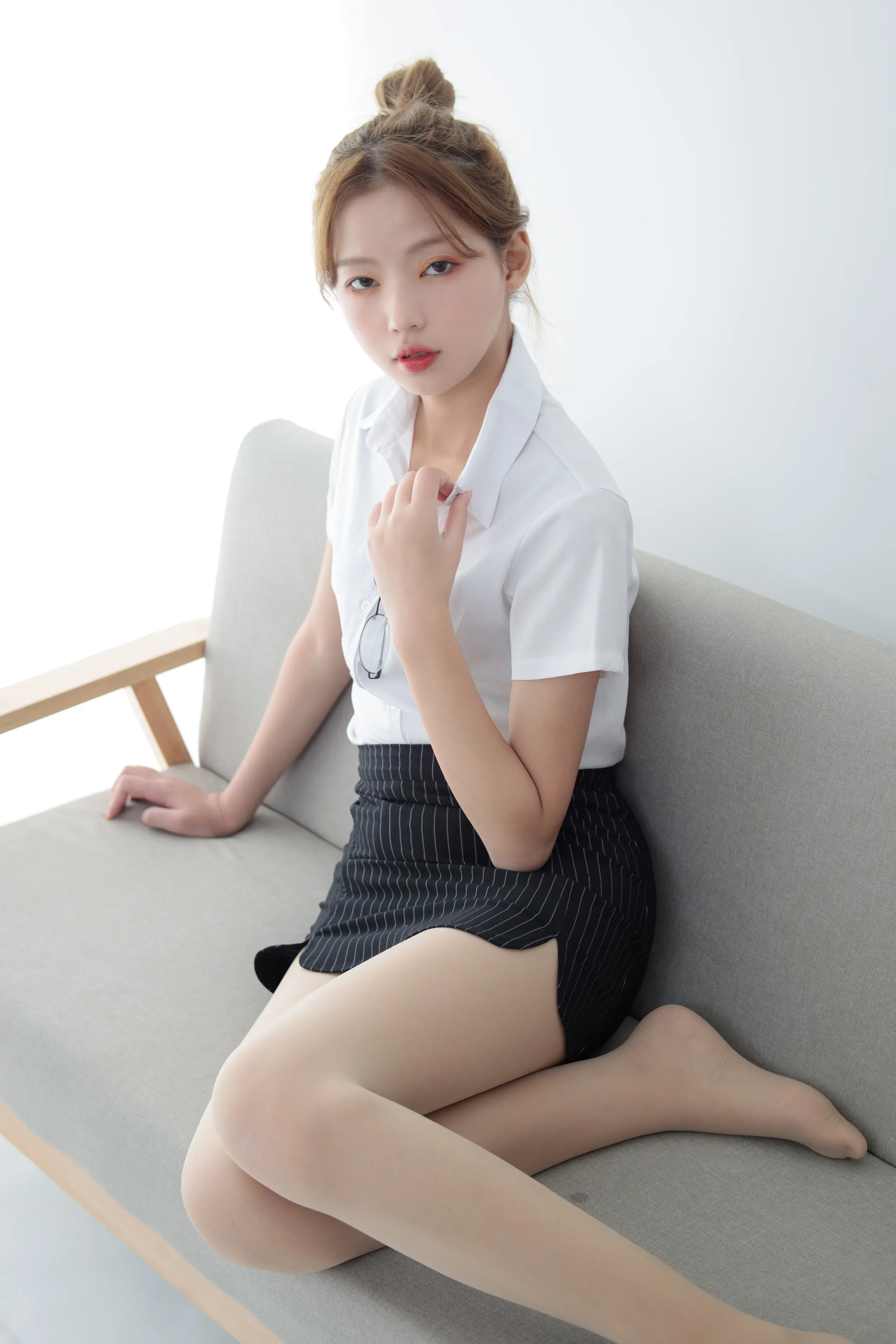 森萝财团 JKFUN 50D肉丝 OL一定要搭配眼镜 [63P]