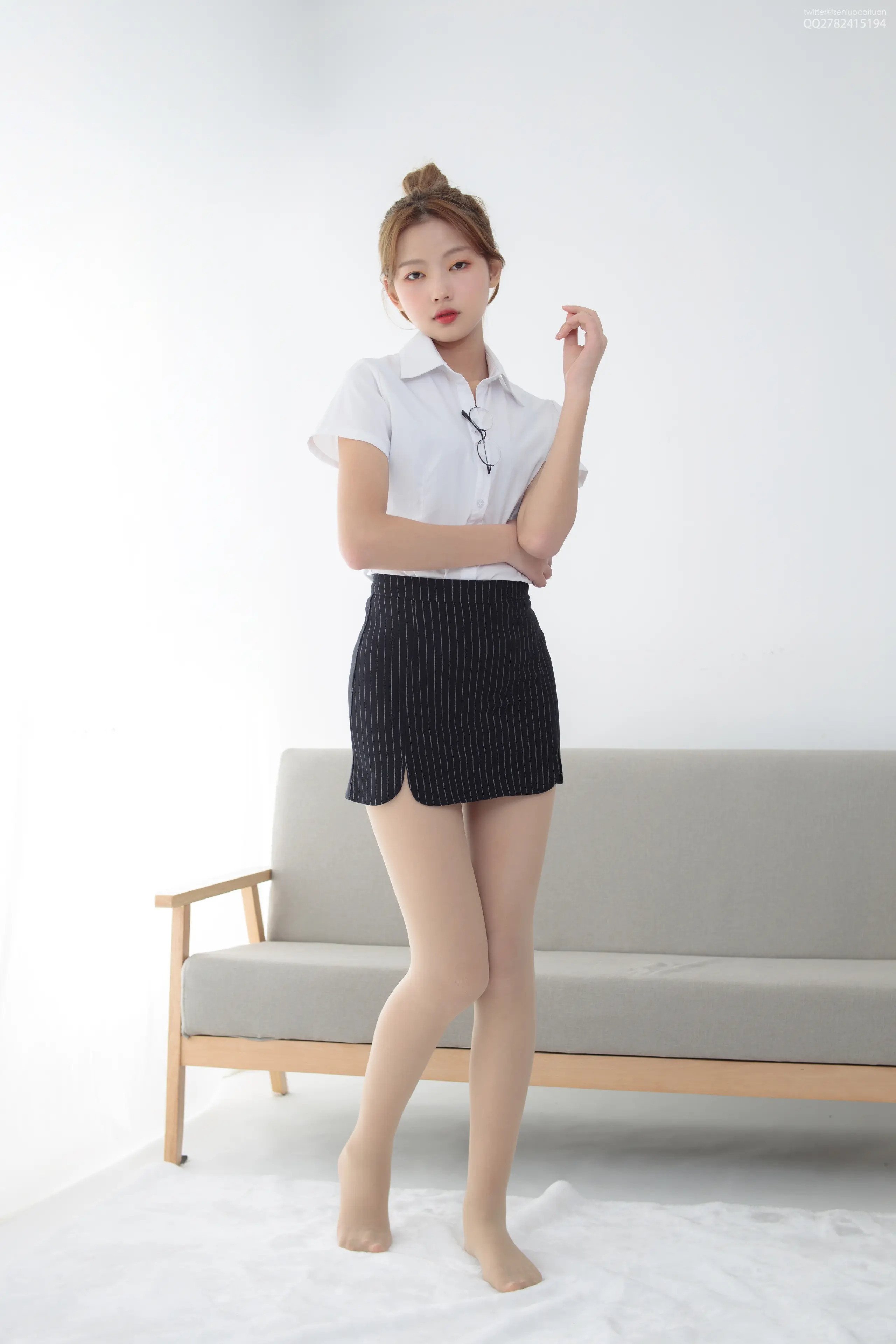 森萝财团 JKFUN 50D肉丝 OL一定要搭配眼镜 [63P]