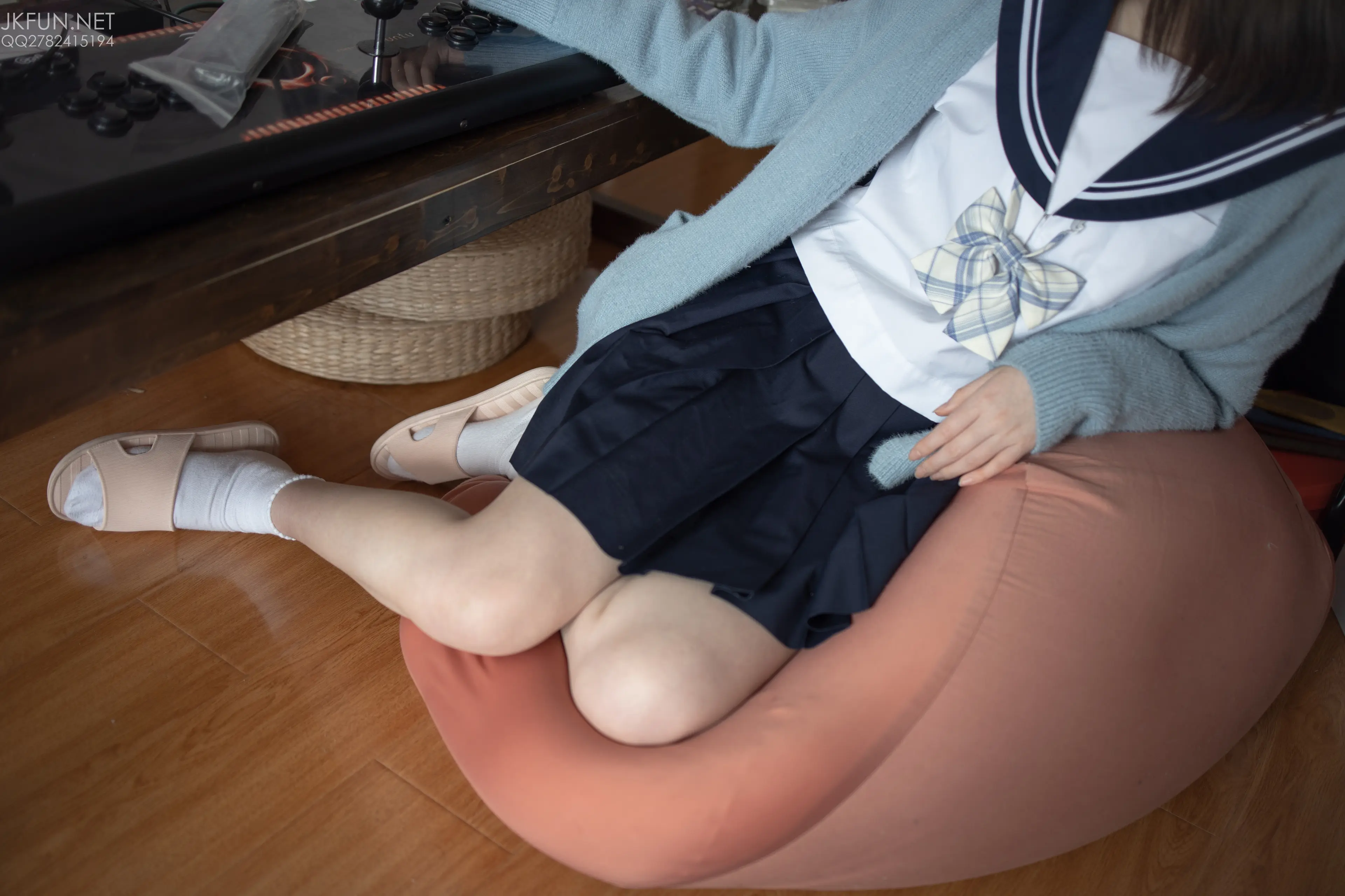 森萝财团 JKFUN Aika 可爱学妹丝足 [230P]