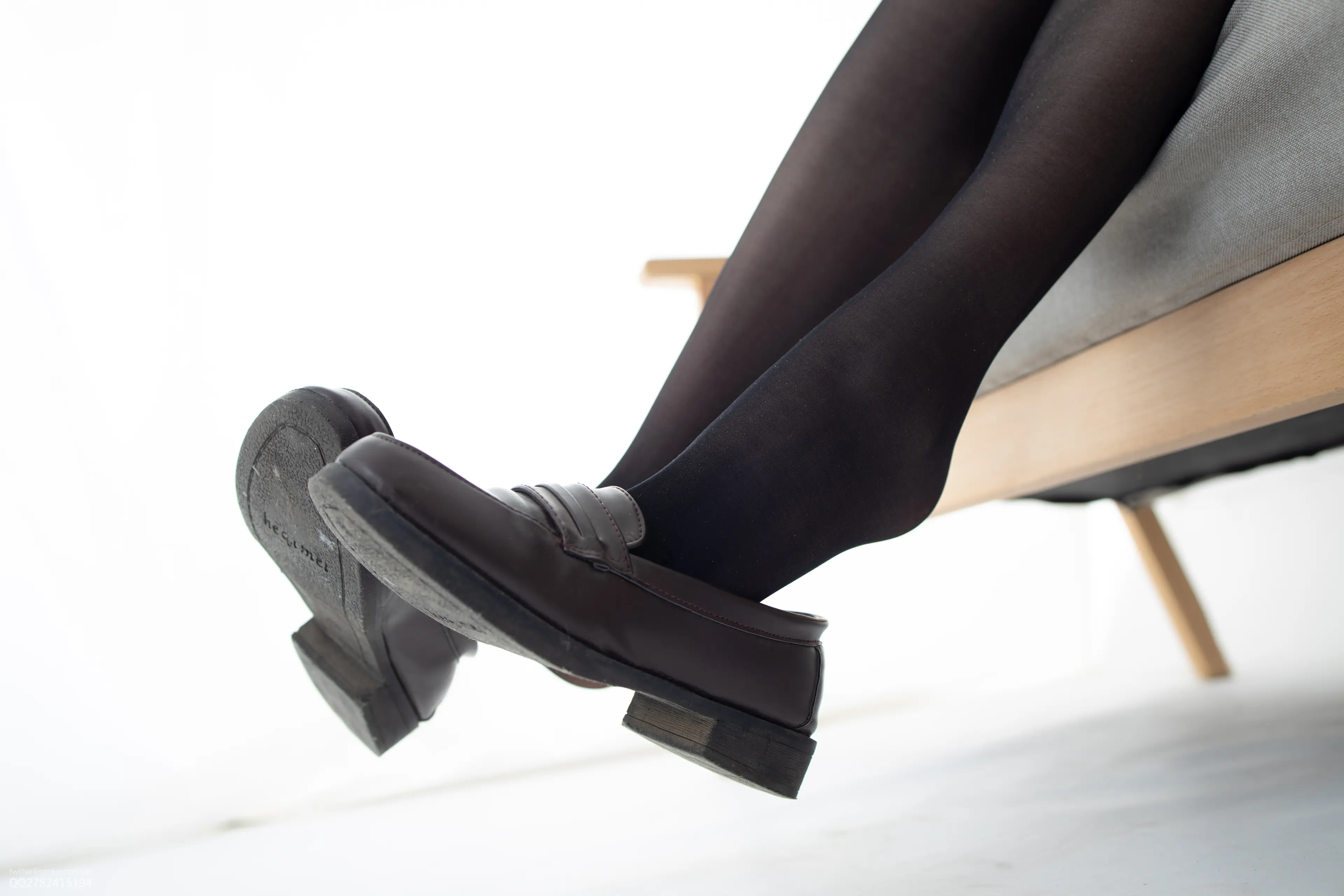 森萝财团 JKFUN Aika 百元团定制1-1 13D黑丝 [34P]