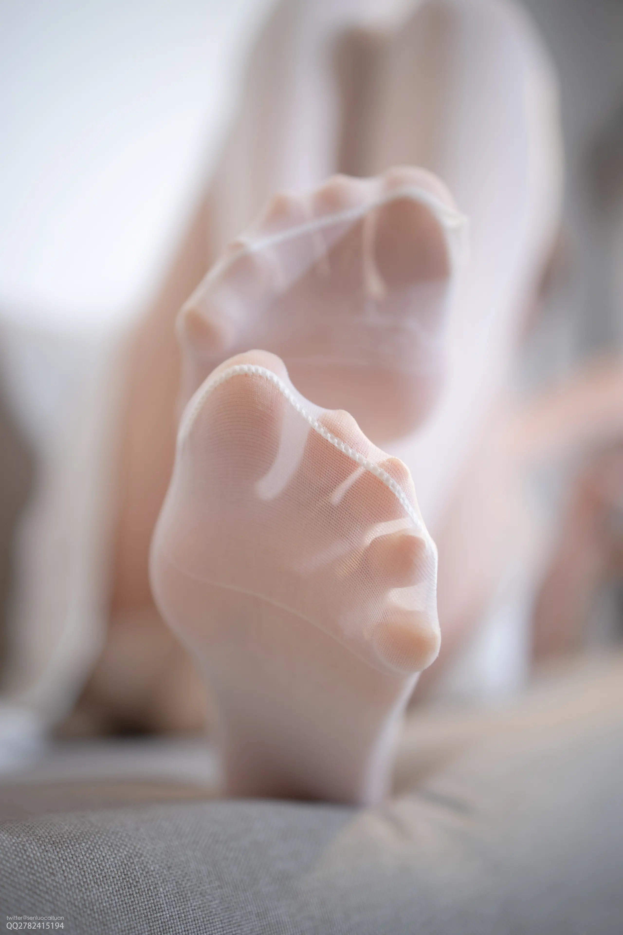 森萝财团 JKFUN Aika 百元团定制1-5 30D蕾丝边高筒袜白色吊带裙 [34P]