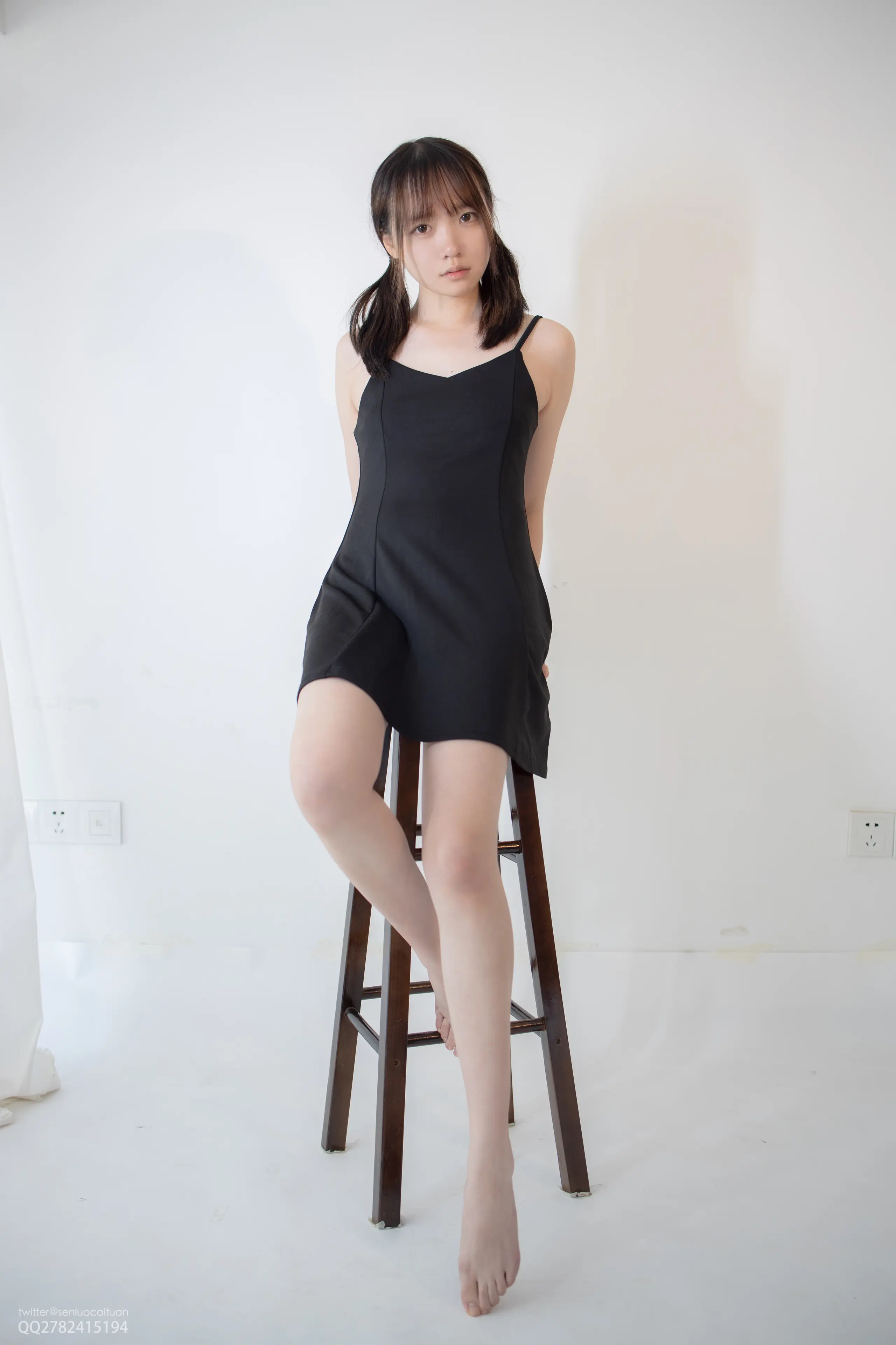 森萝财团 JKFUN Aika 百圆定制1.5-2 高跟鞋果足 [67P]