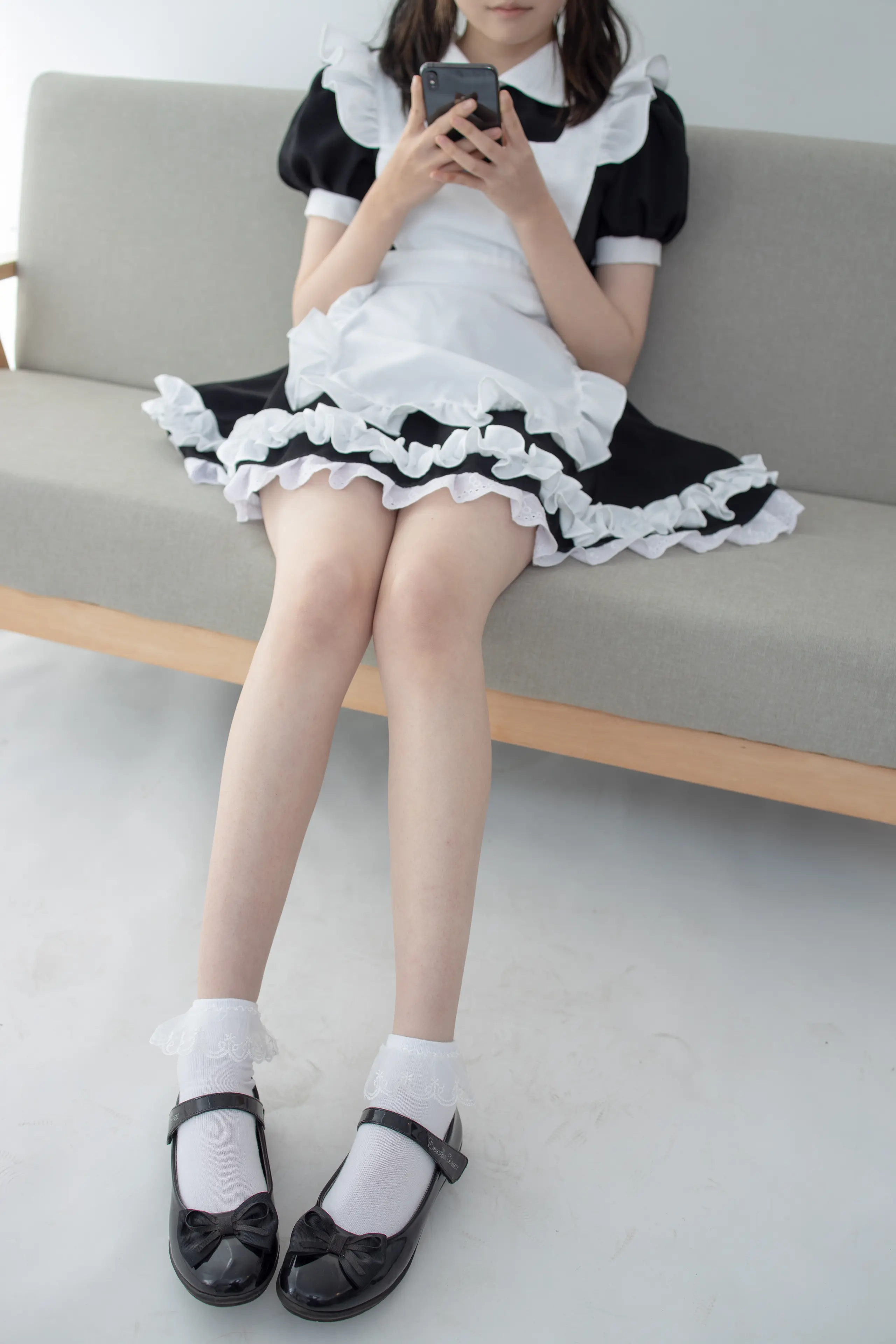 森萝财团 JKFUN Aika 百圆定制2-2 蕾丝花边短袜女仆 [32P]