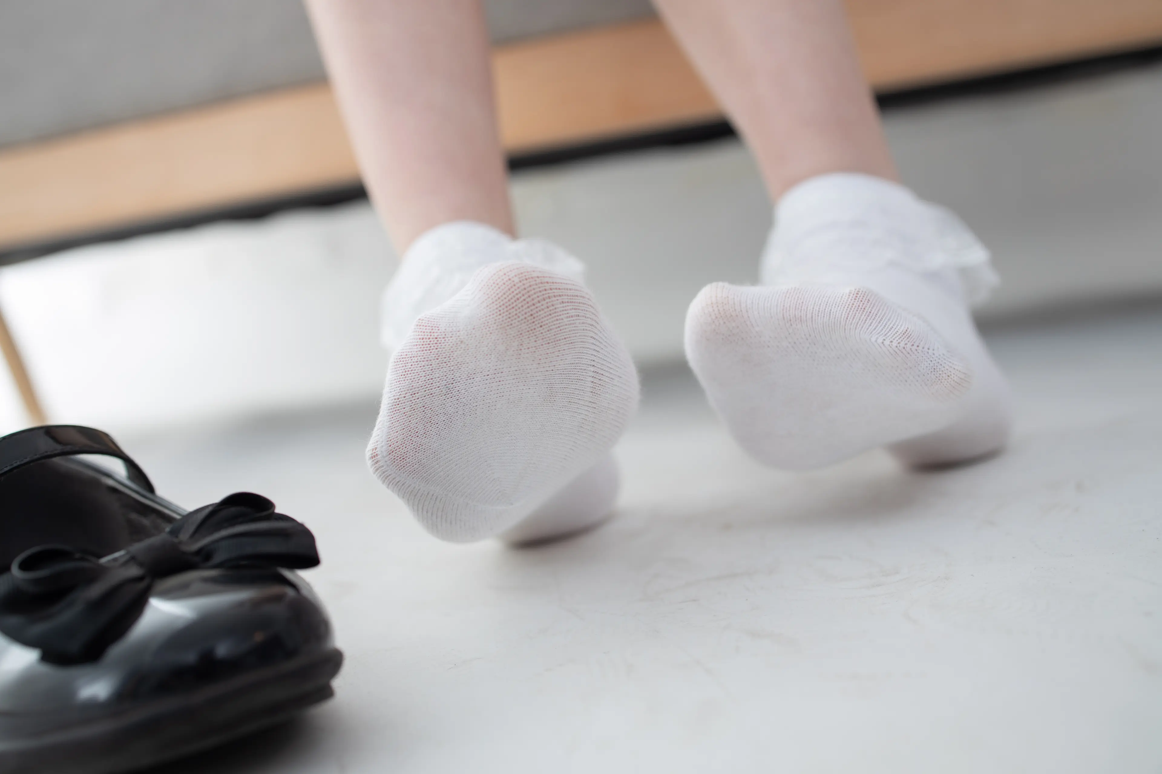 森萝财团 JKFUN Aika 百圆定制2-2 蕾丝花边短袜女仆 [32P]