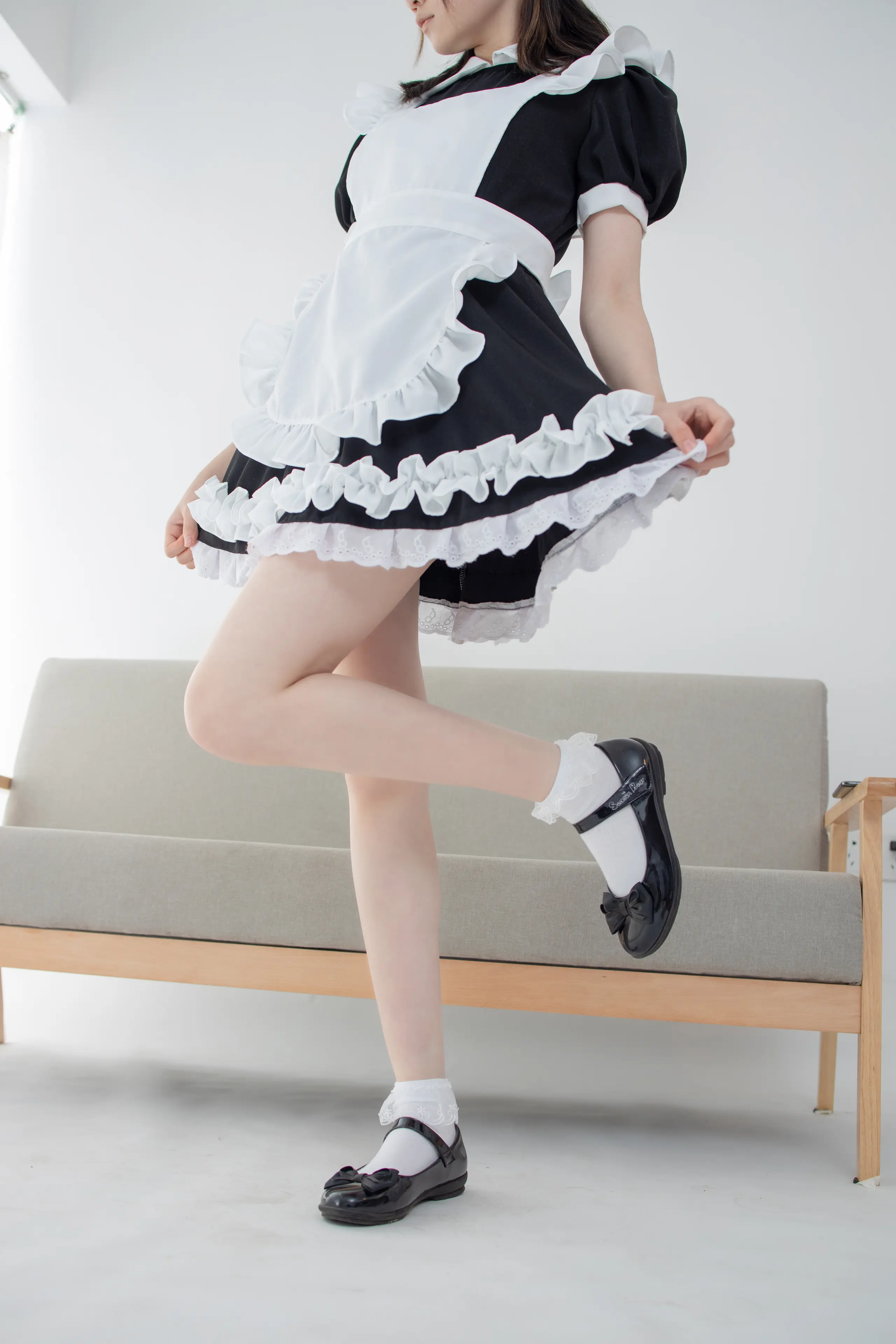 森萝财团 JKFUN Aika 百圆定制2-2 蕾丝花边短袜女仆 [32P]