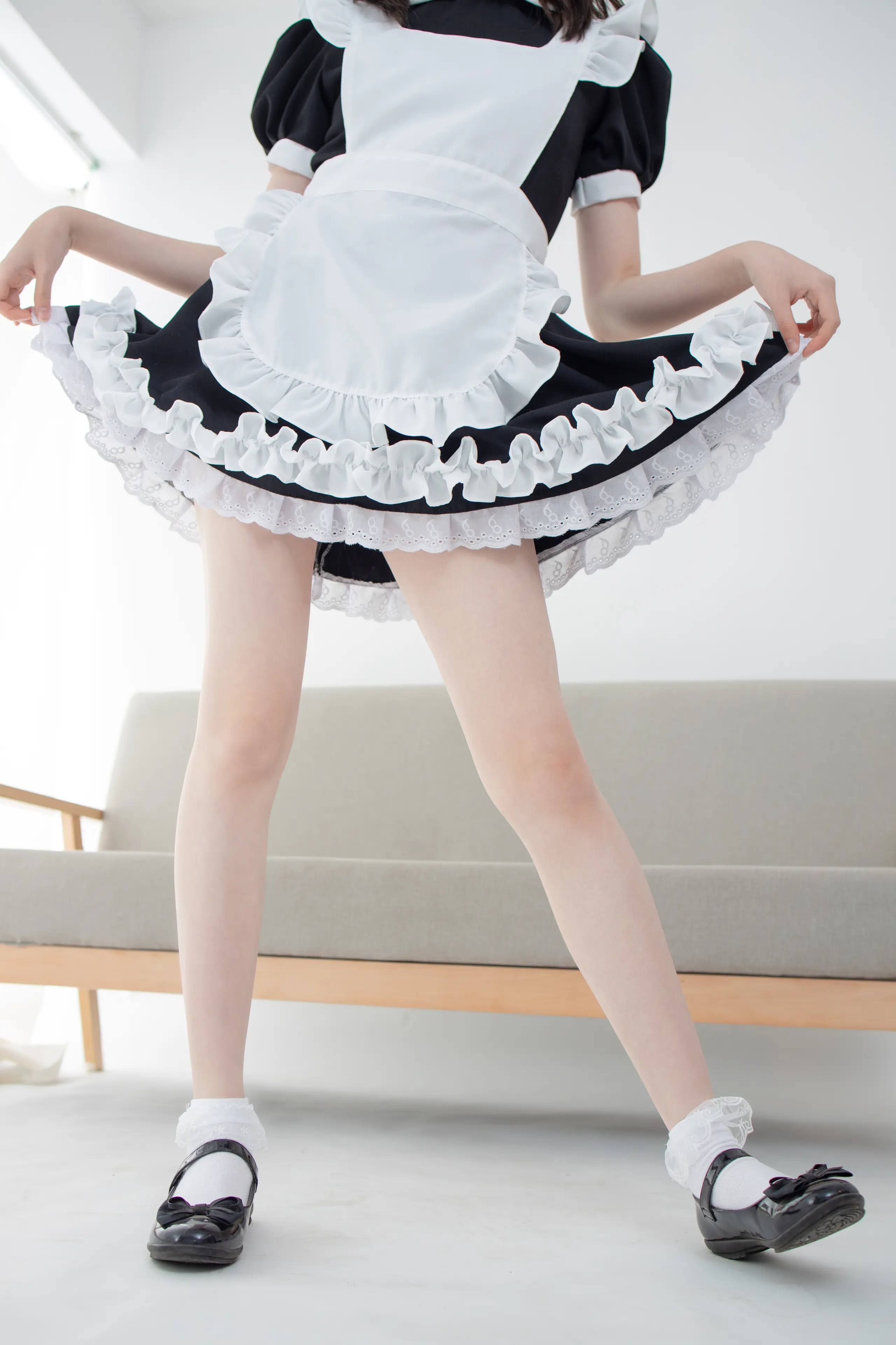 森萝财团 JKFUN Aika 百圆定制2-2 蕾丝花边短袜女仆 [32P]