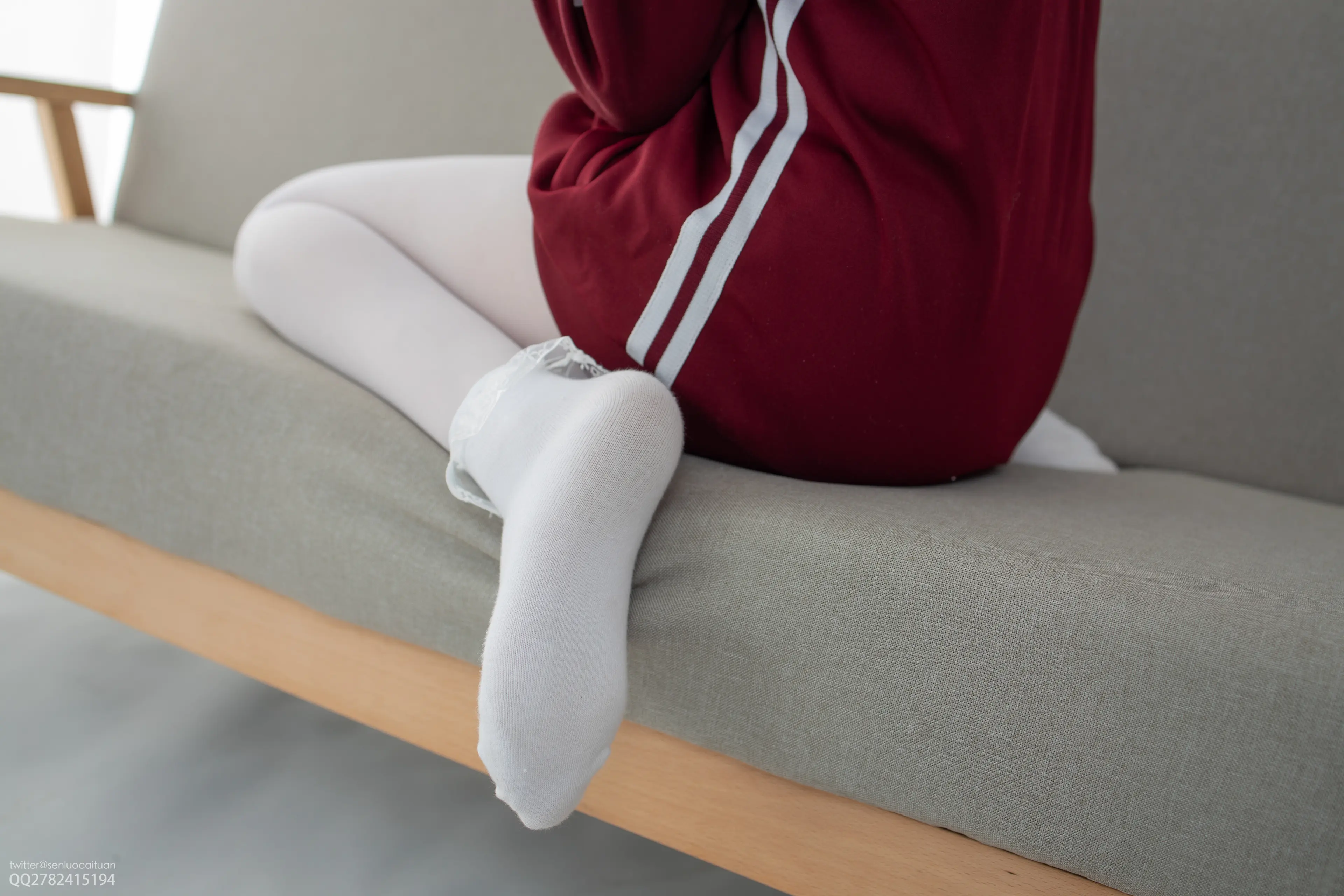 森萝财团 JKFUN Aika 百圆定制2-3 白丝套蕾丝花边短袜 [40P]