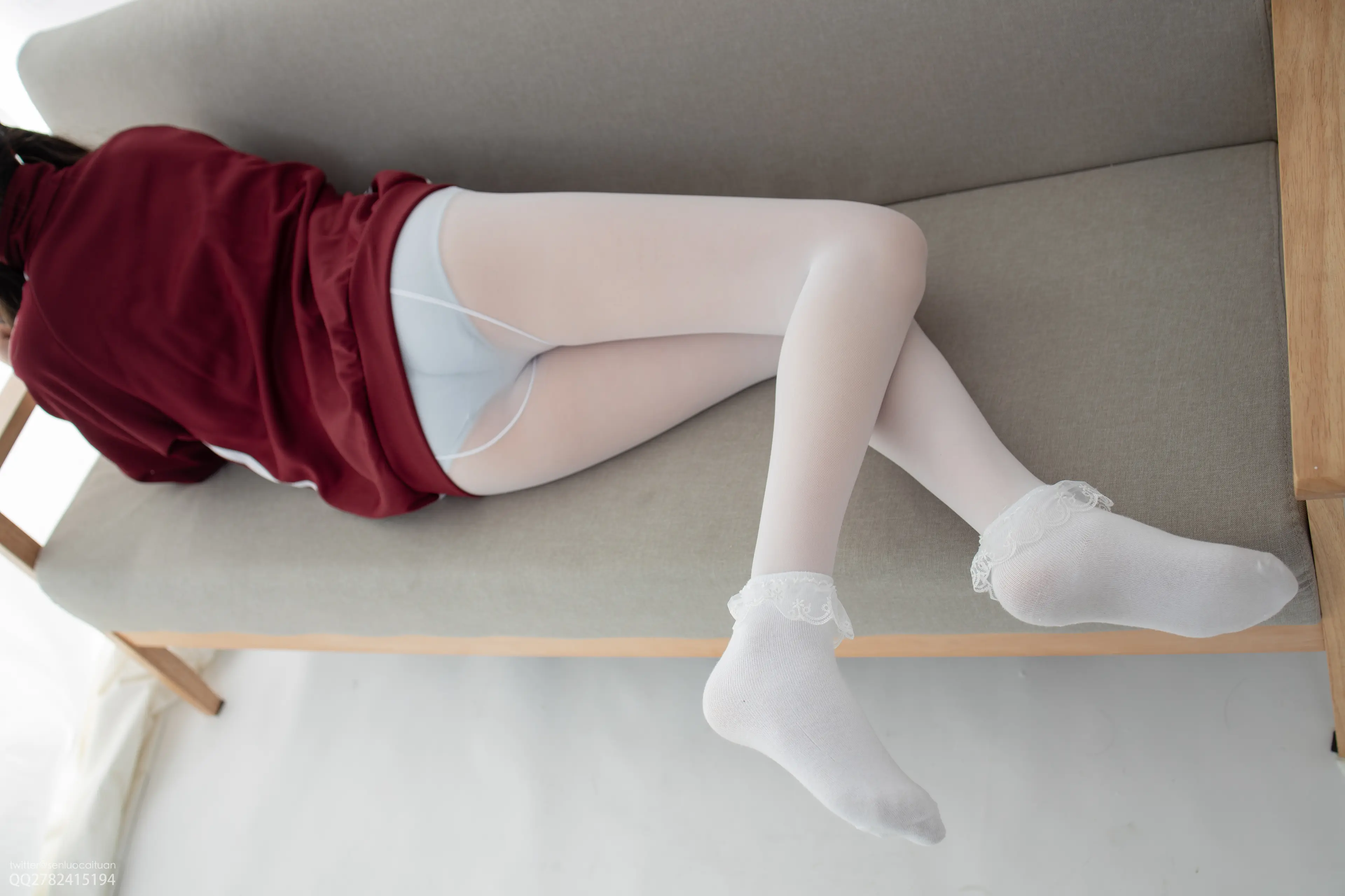 森萝财团 JKFUN Aika 百圆定制2-3 白丝套蕾丝花边短袜 [40P]