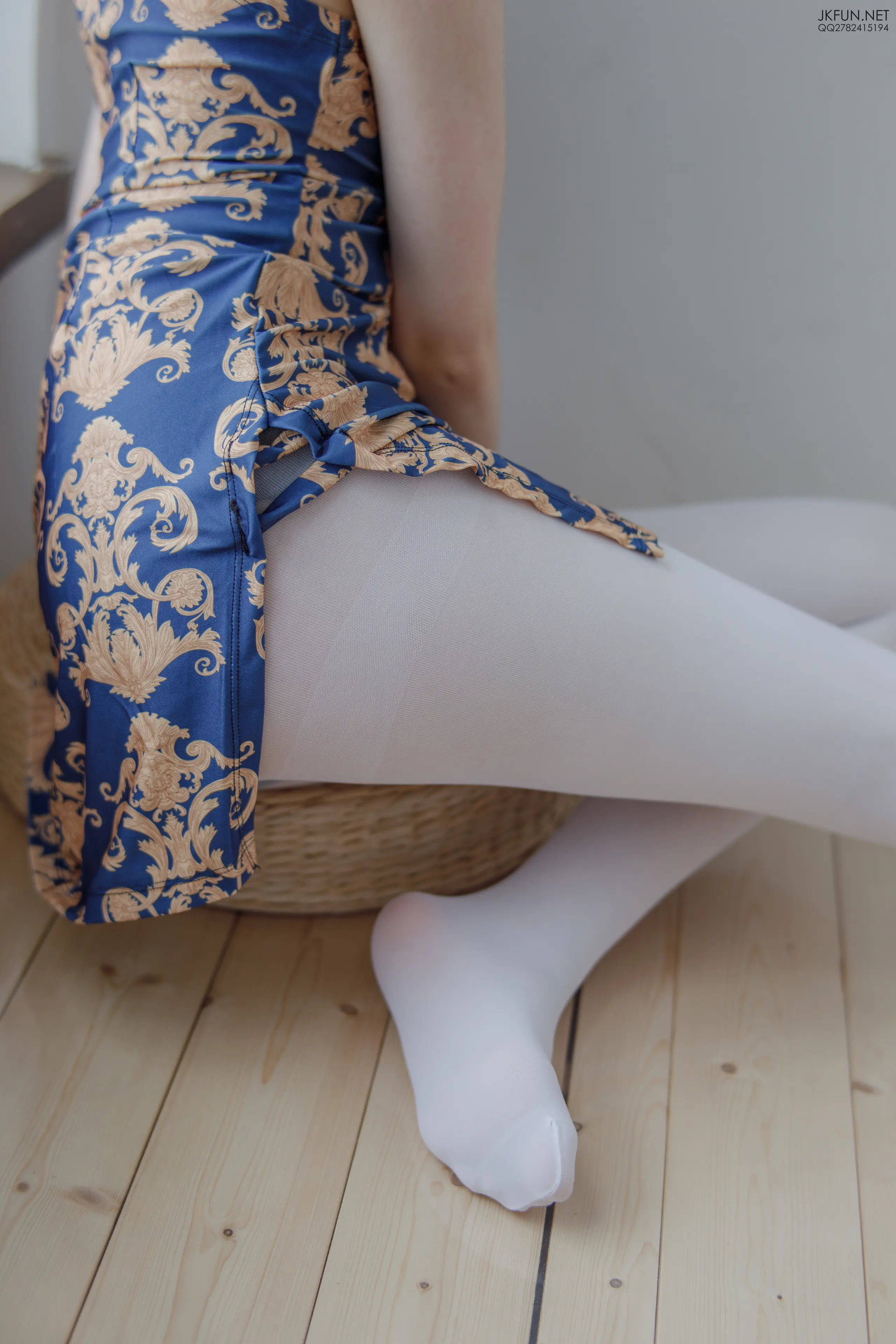 森萝财团 JKFUN Aika 60D白丝 踩酱肉包 [130P]