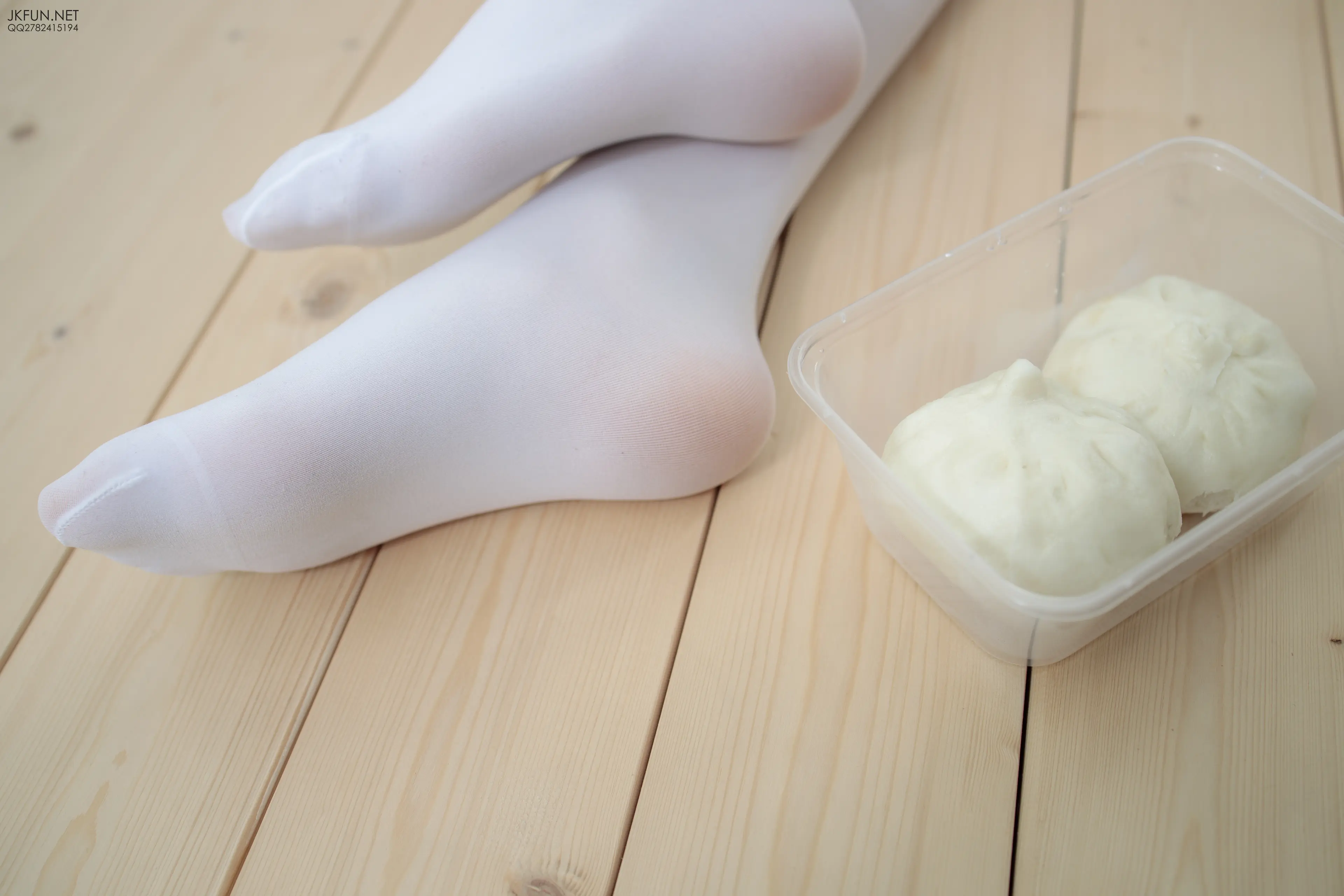 森萝财团 JKFUN Aika 60D白丝 踩酱肉包 [130P]