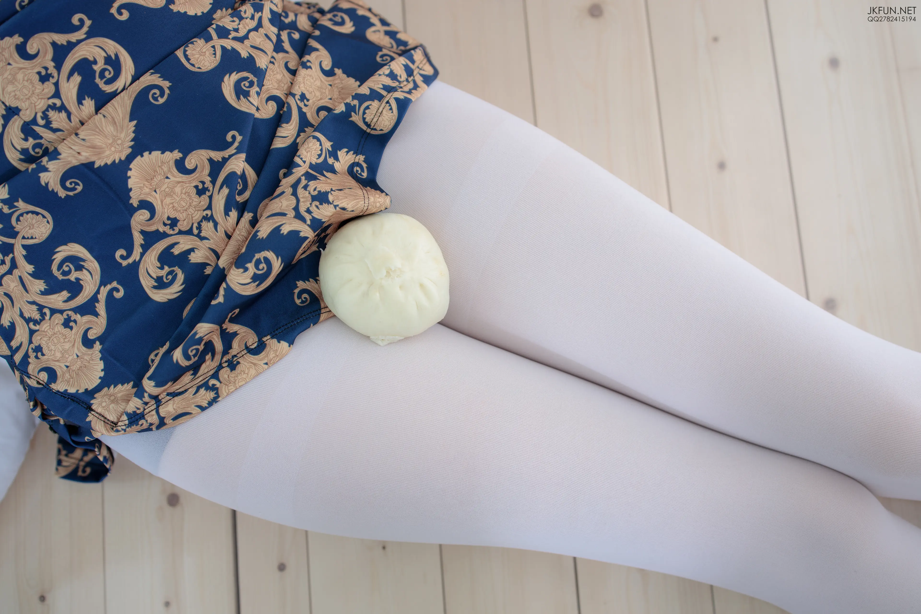 森萝财团 JKFUN Aika 60D白丝 踩酱肉包 [130P]