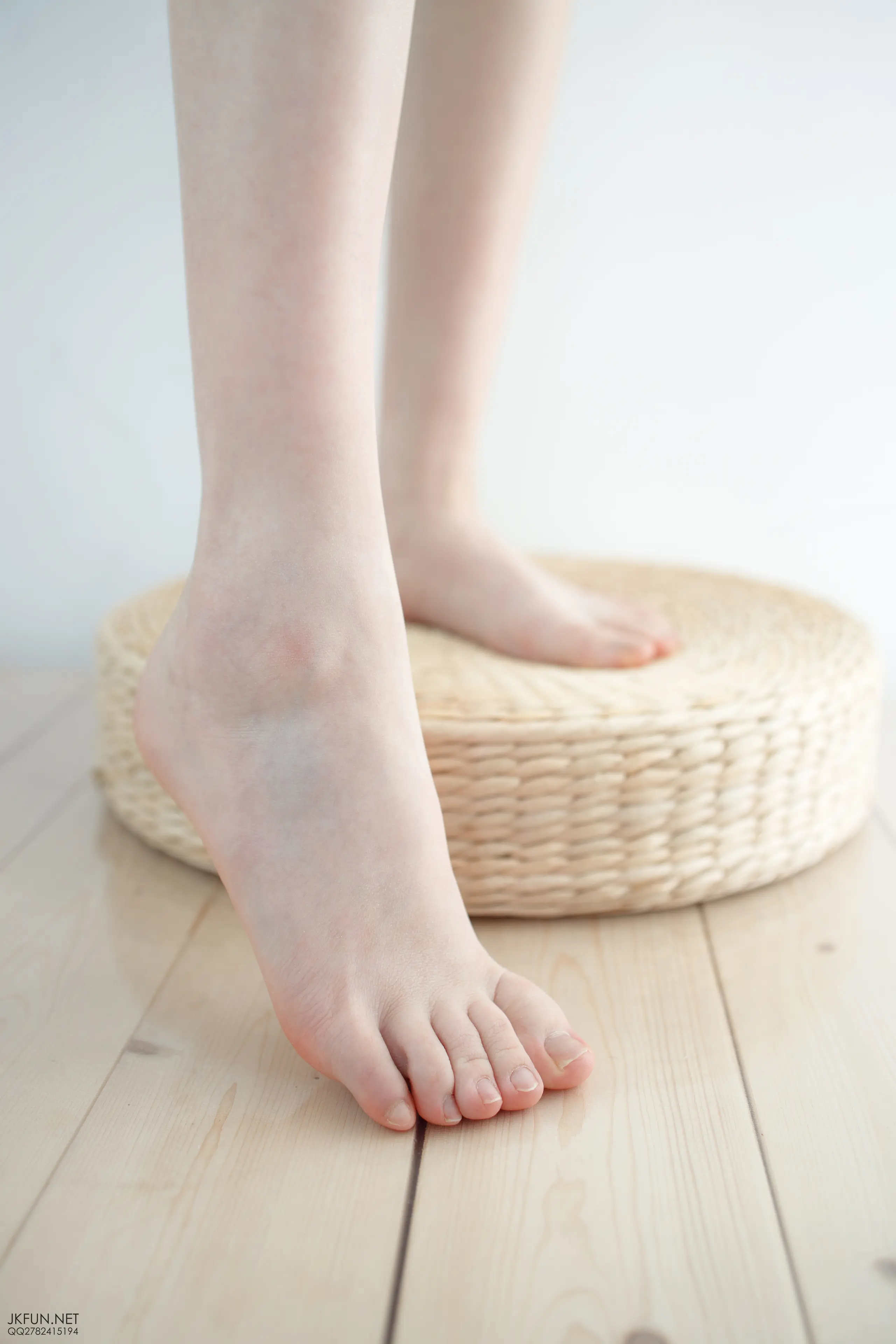 森萝财团 JKFUN Aika 60D白丝 踩酱肉包 [130P]