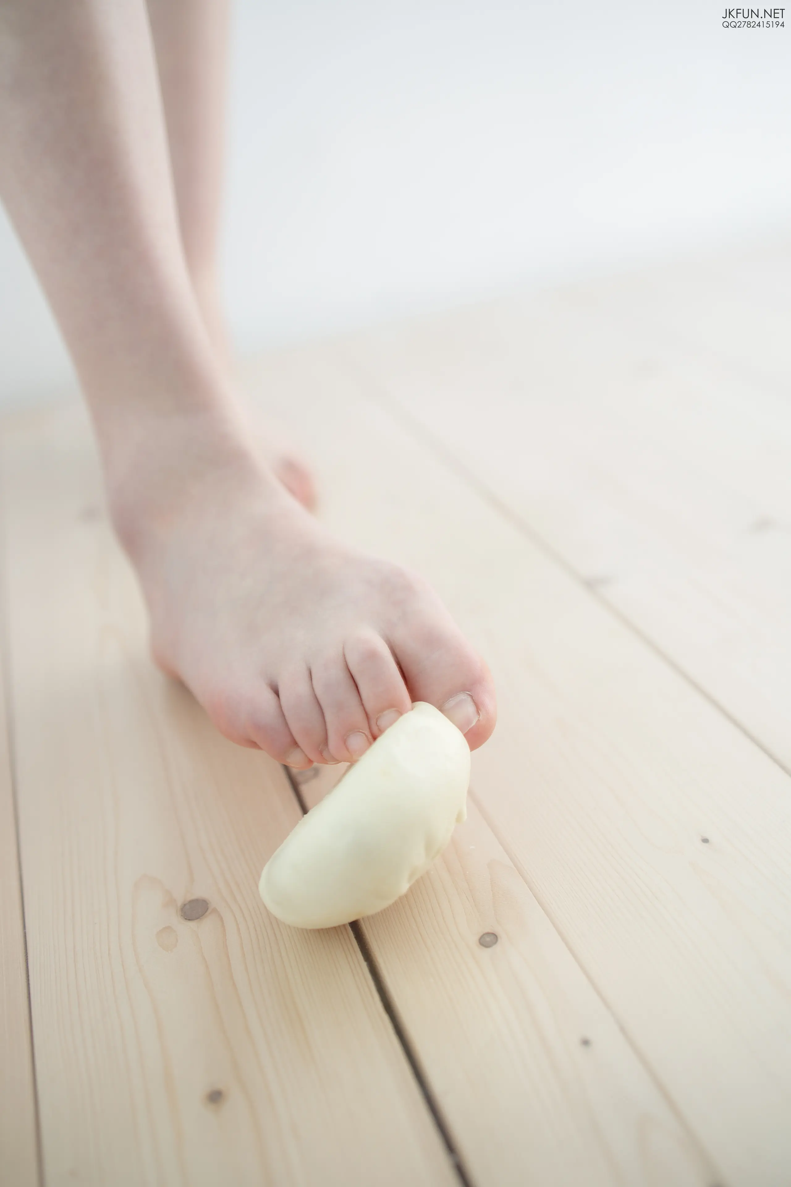 森萝财团 JKFUN Aika 60D白丝 踩酱肉包 [130P]