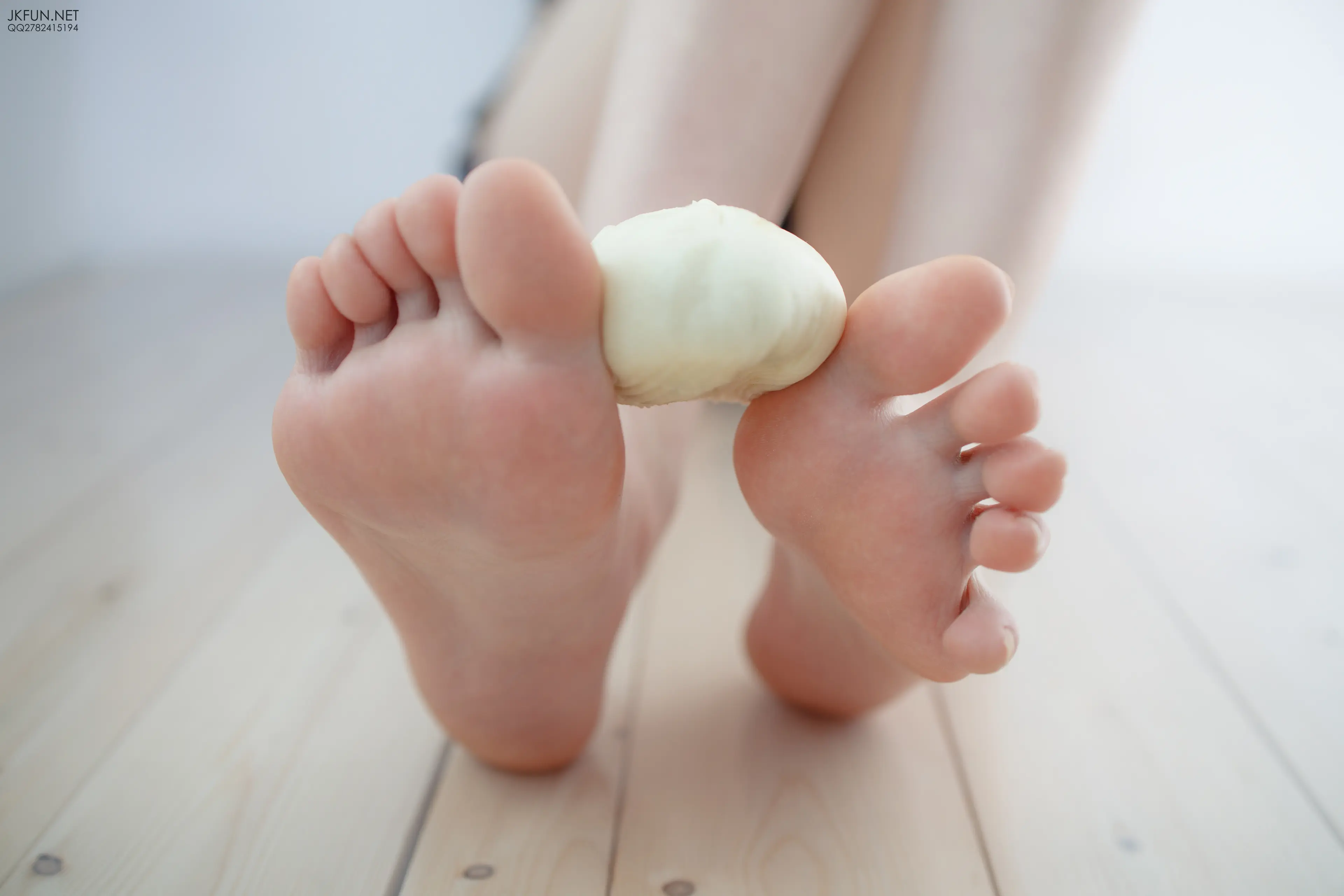 森萝财团 JKFUN Aika 60D白丝 踩酱肉包 [130P]