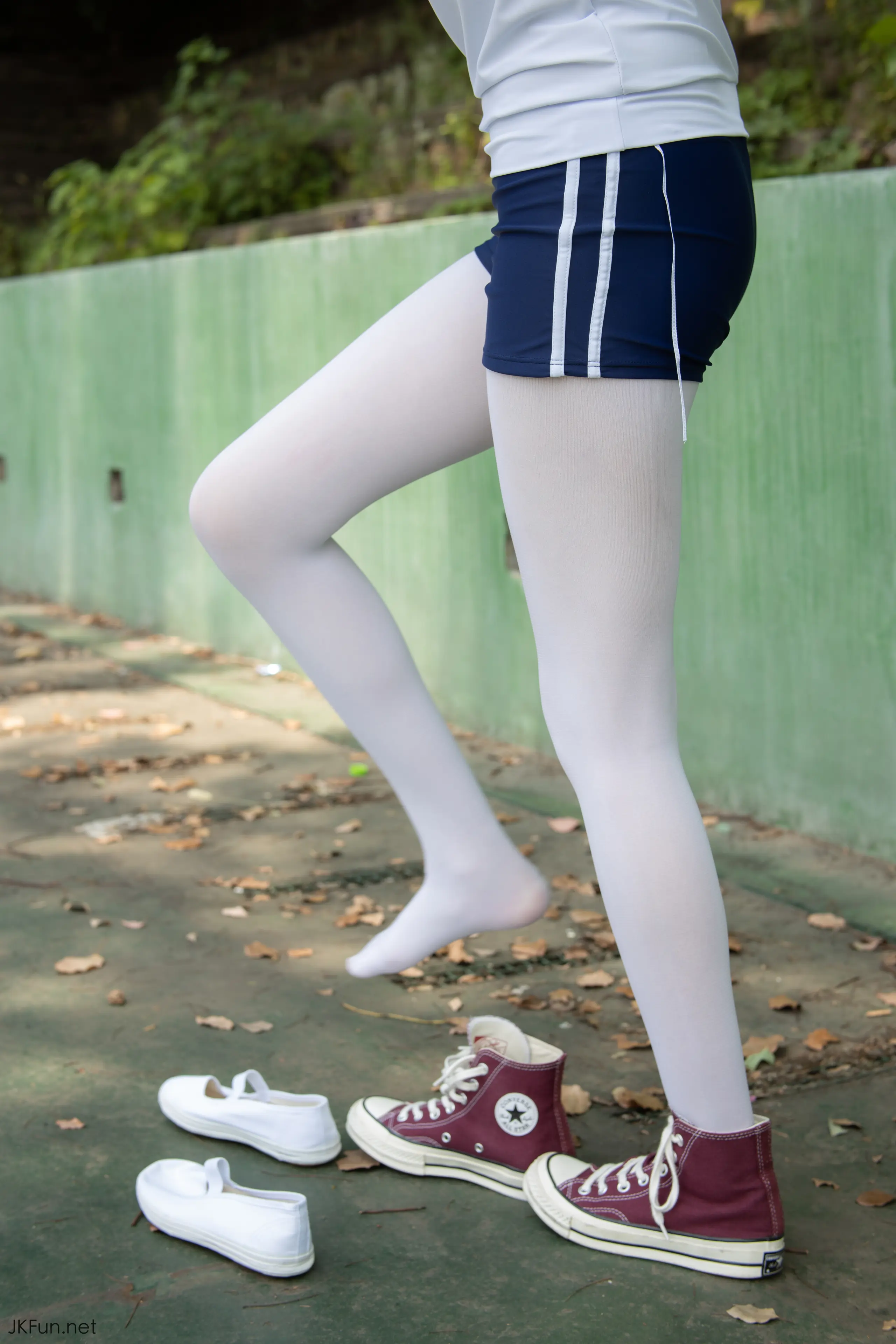 森萝财团 JKFUN Aika 80D白丝外景体操服 [107P]