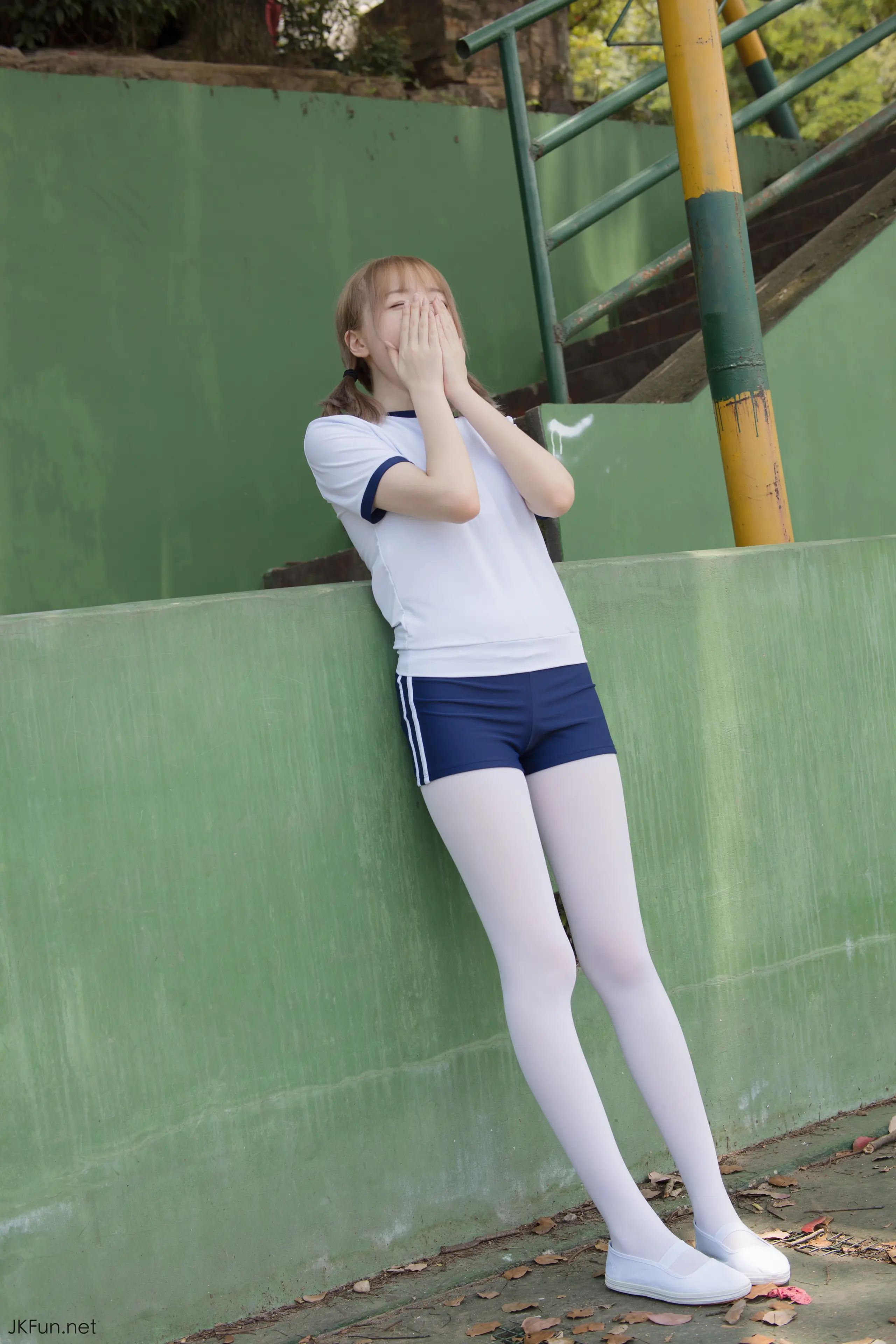 森萝财团 JKFUN Aika 80D白丝外景体操服 [107P]