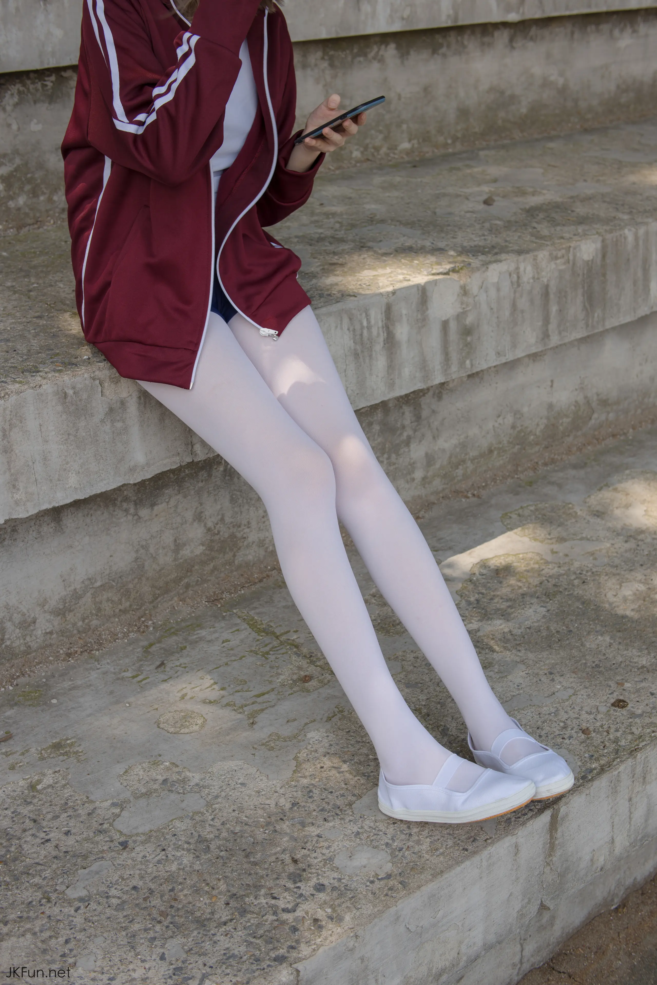 森萝财团 JKFUN Aika 80D白丝外景体操服 [107P]