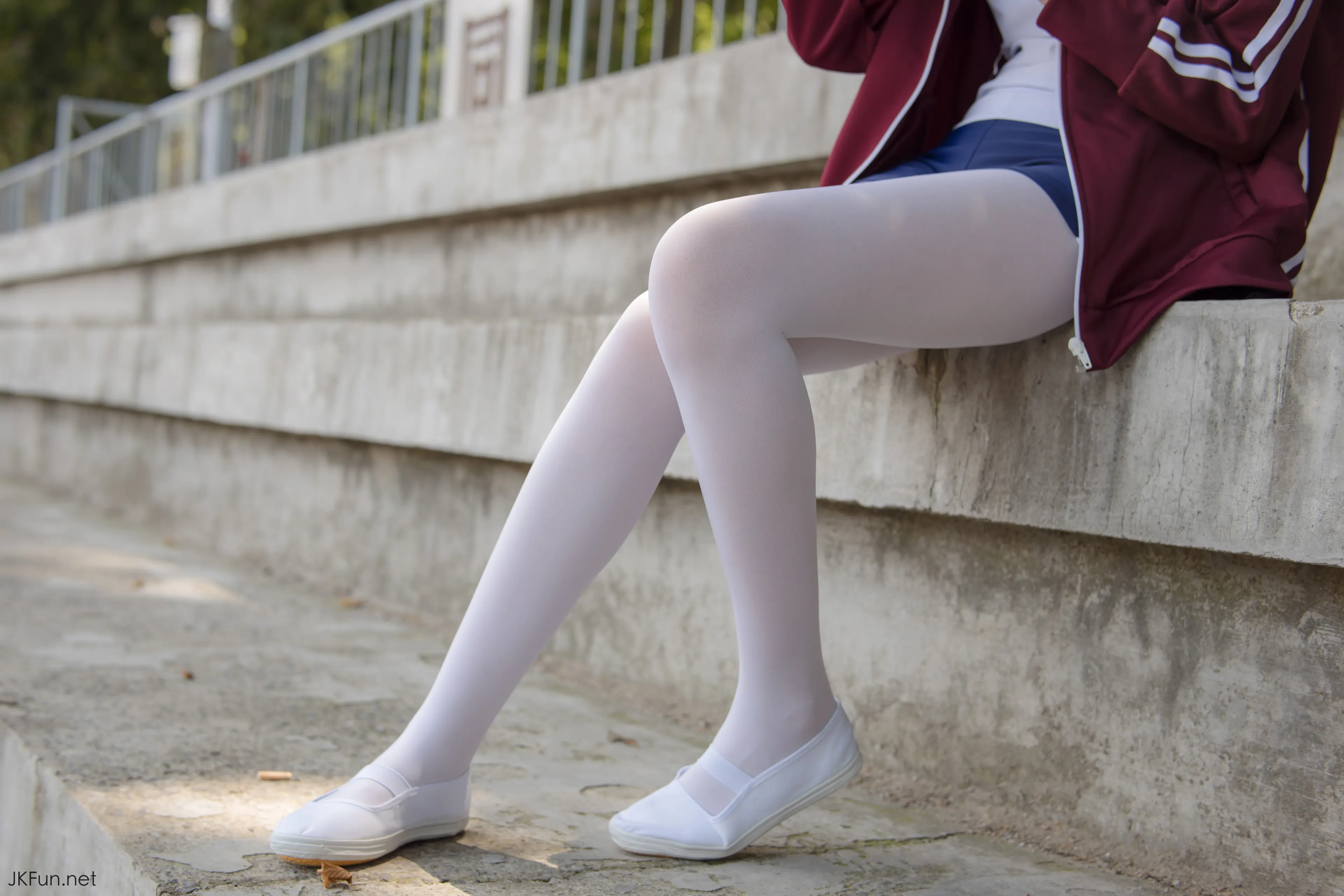 森萝财团 JKFUN Aika 80D白丝外景体操服 [107P]