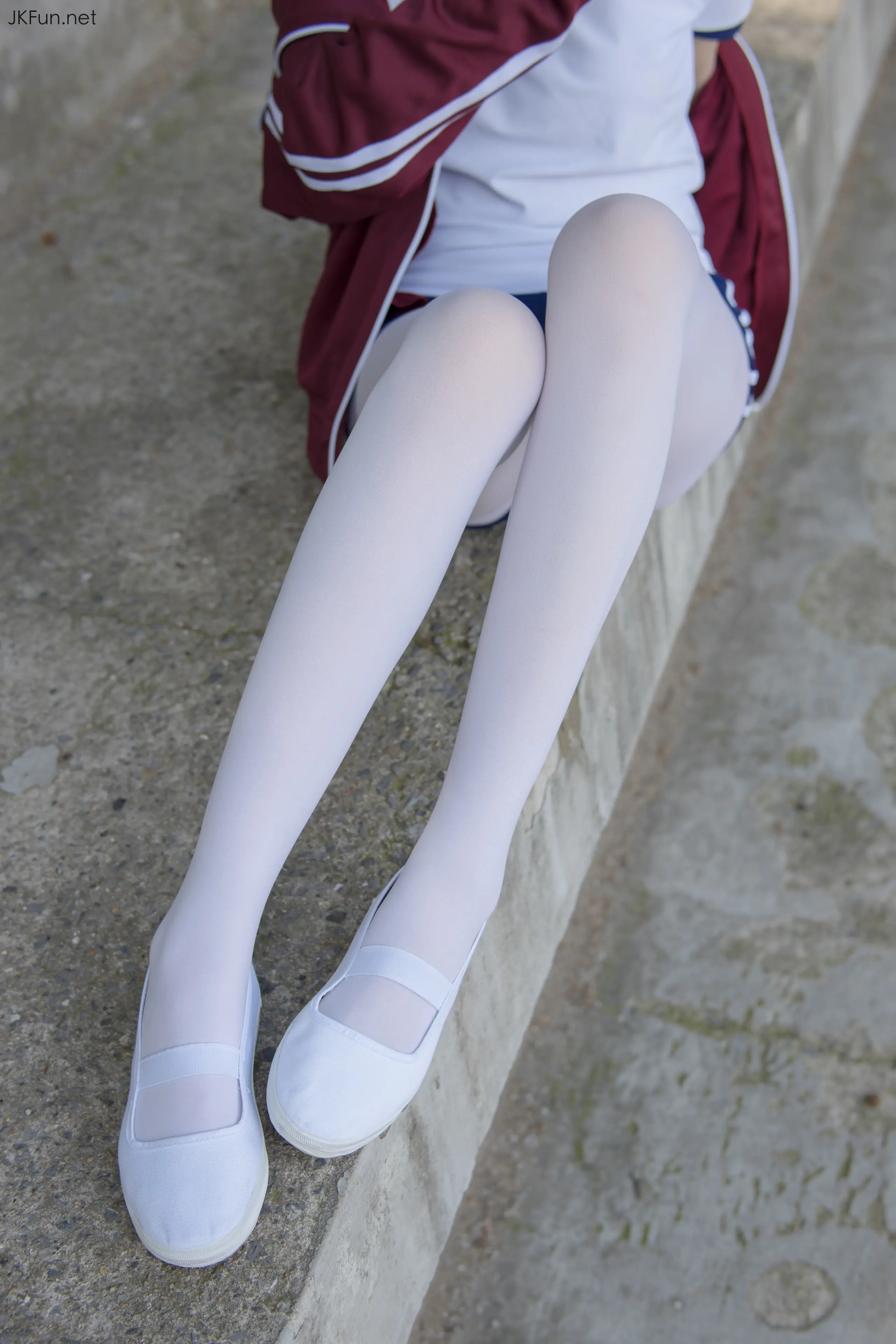 森萝财团 JKFUN Aika 80D白丝外景体操服 [107P]