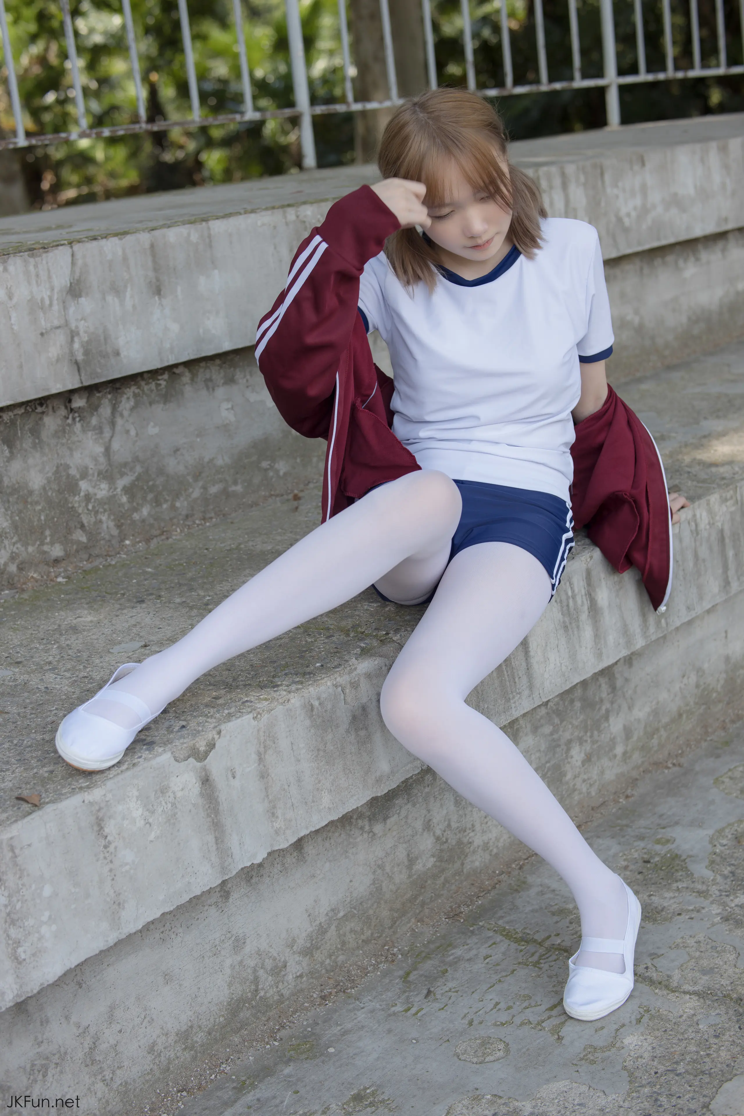 森萝财团 JKFUN Aika 80D白丝外景体操服 [107P]