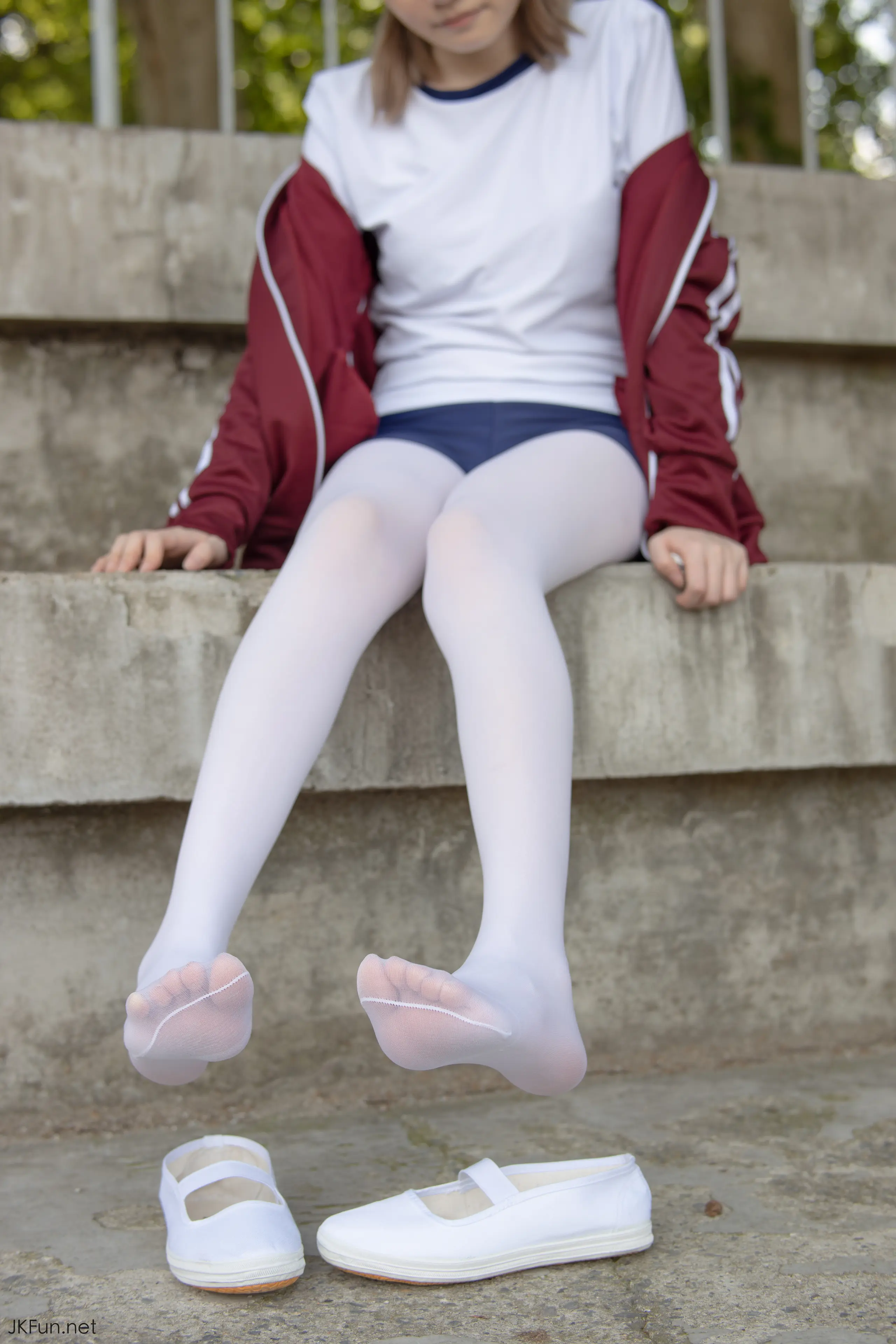 森萝财团 JKFUN Aika 80D白丝外景体操服 [107P]