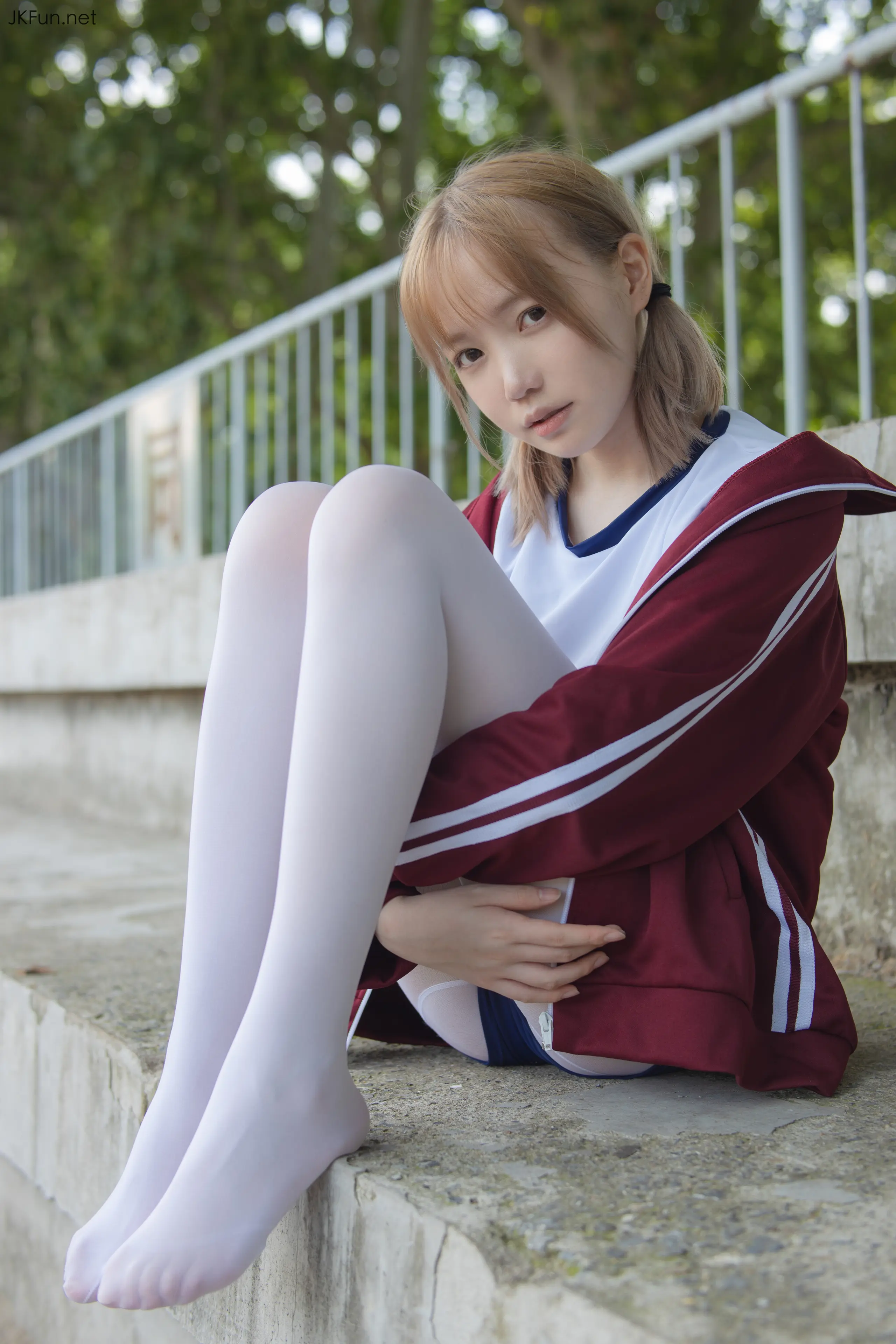 森萝财团 JKFUN Aika 80D白丝外景体操服 [107P]