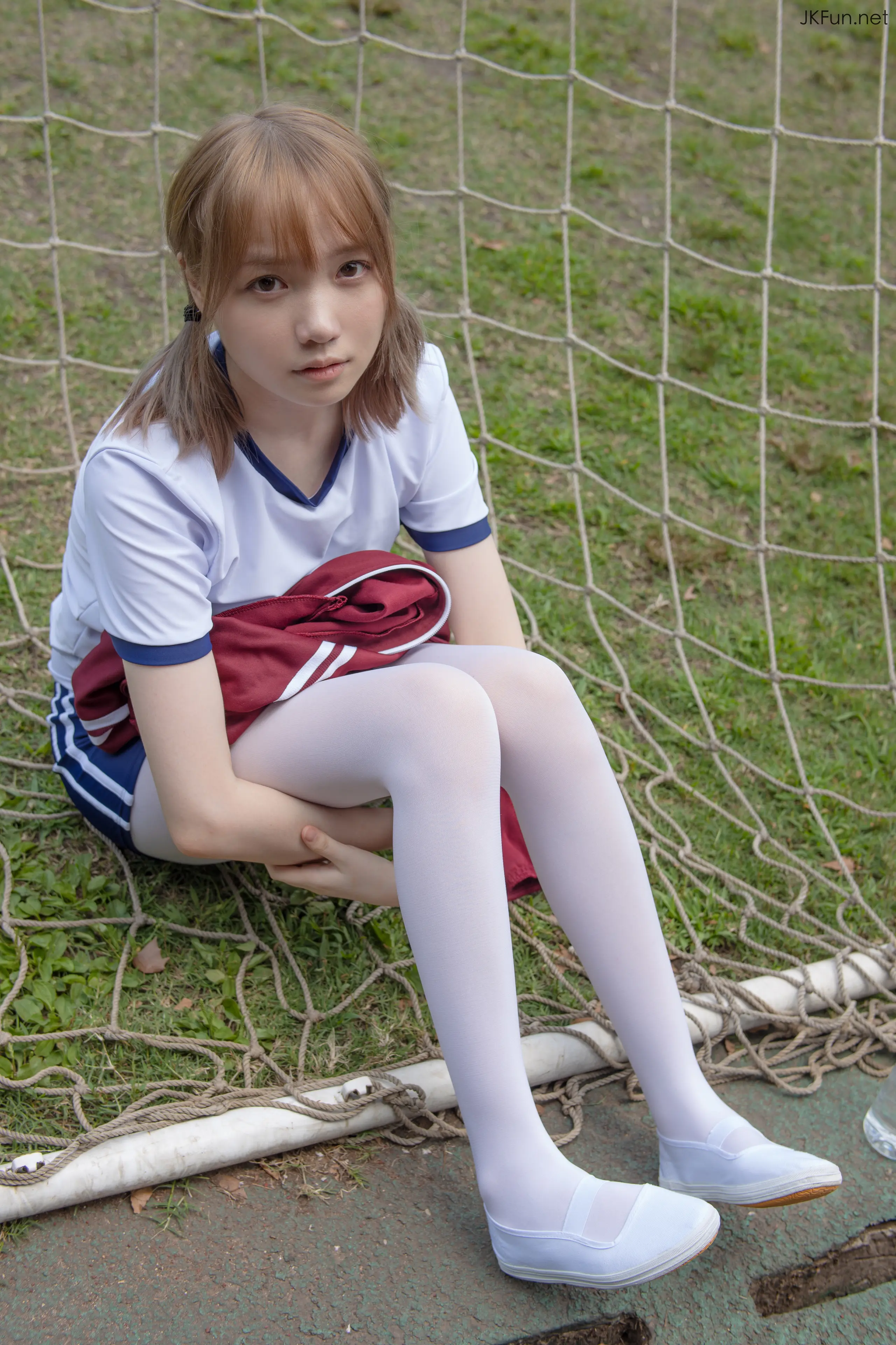 森萝财团 JKFUN Aika 80D白丝外景体操服 [107P]