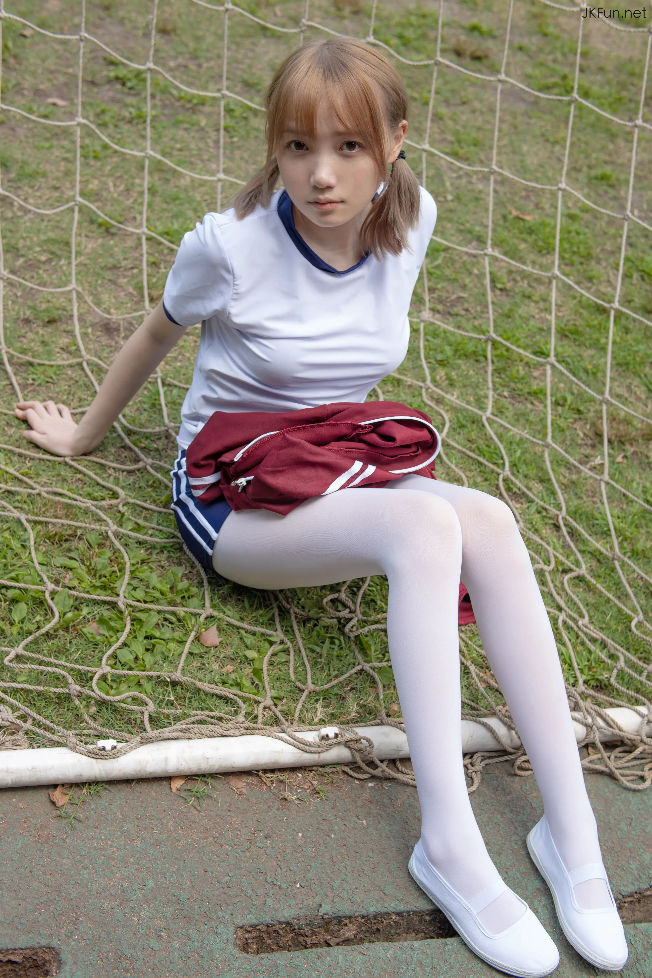 森萝财团 JKFUN Aika 80D白丝外景体操服 [107P]