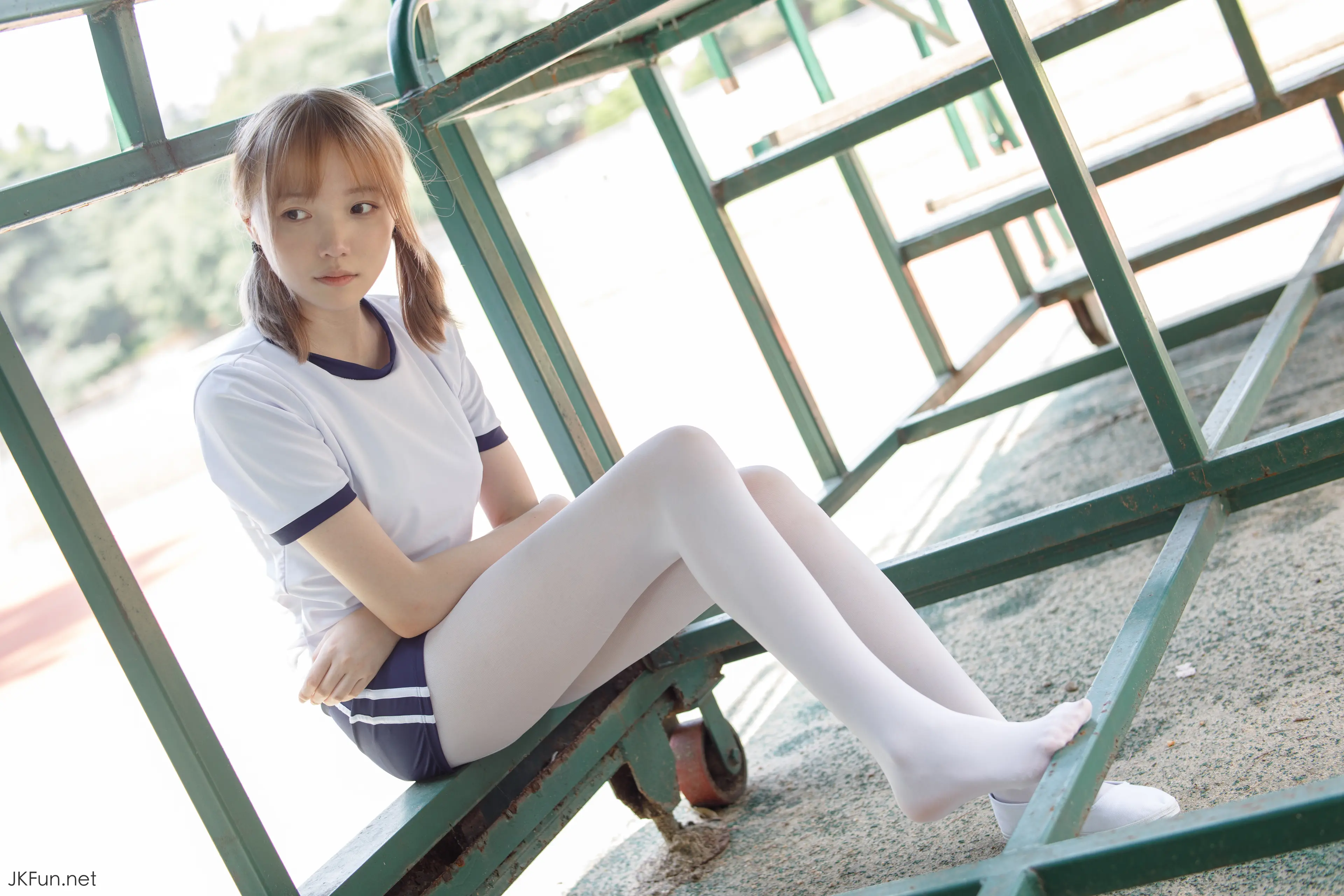 森萝财团 JKFUN Aika 80D白丝外景体操服 [107P]