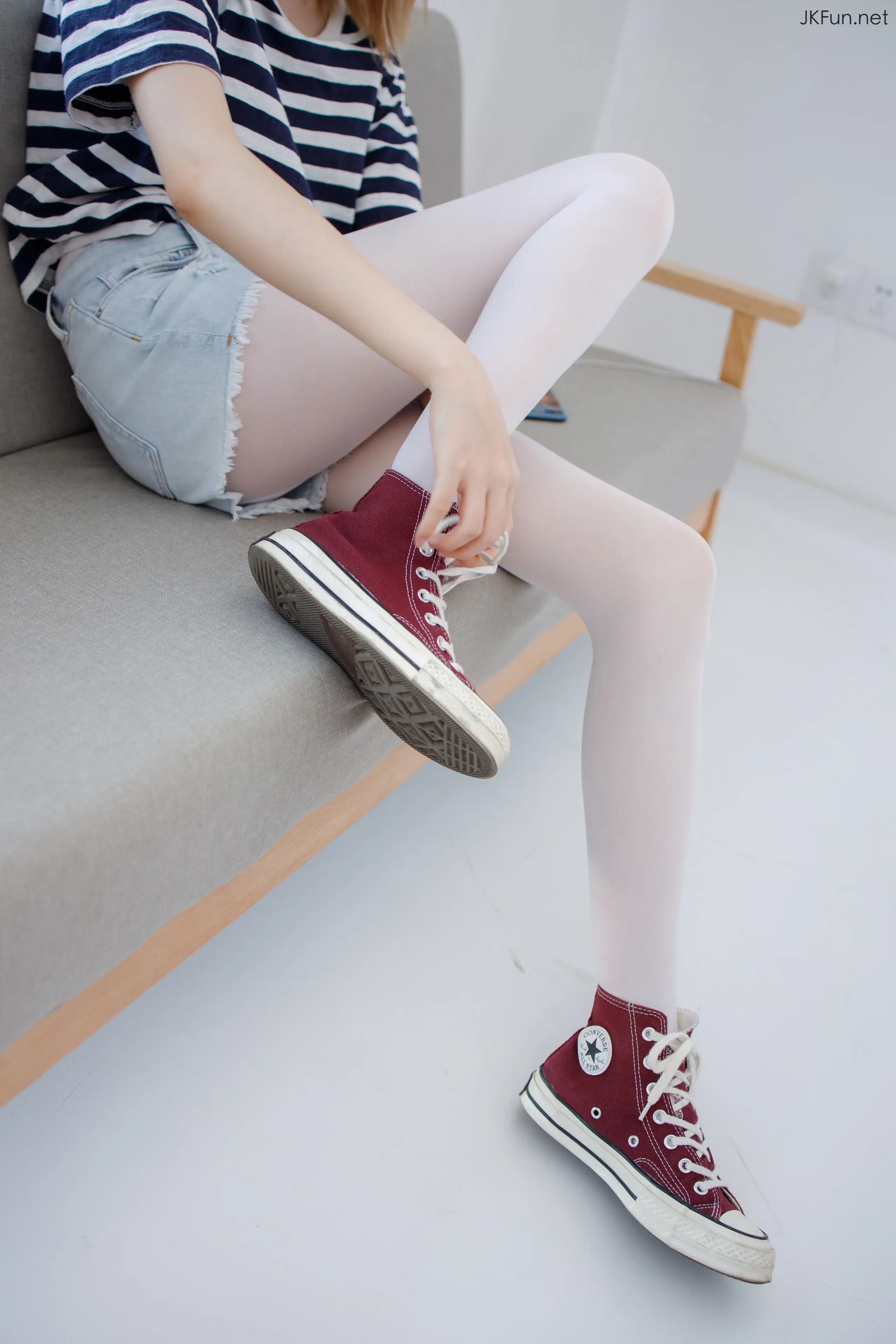 森萝财团 JKFUN Aika 80D白丝牛仔热裤 [98P]