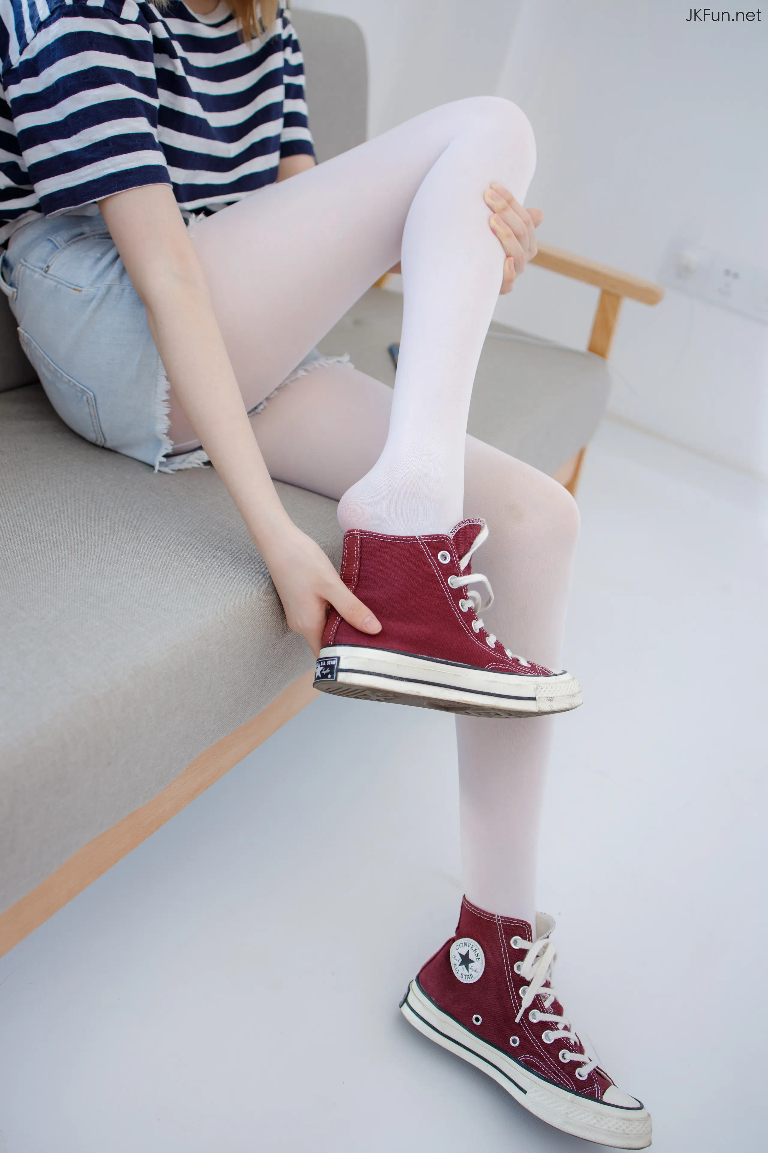 森萝财团 JKFUN Aika 80D白丝牛仔热裤 [98P]