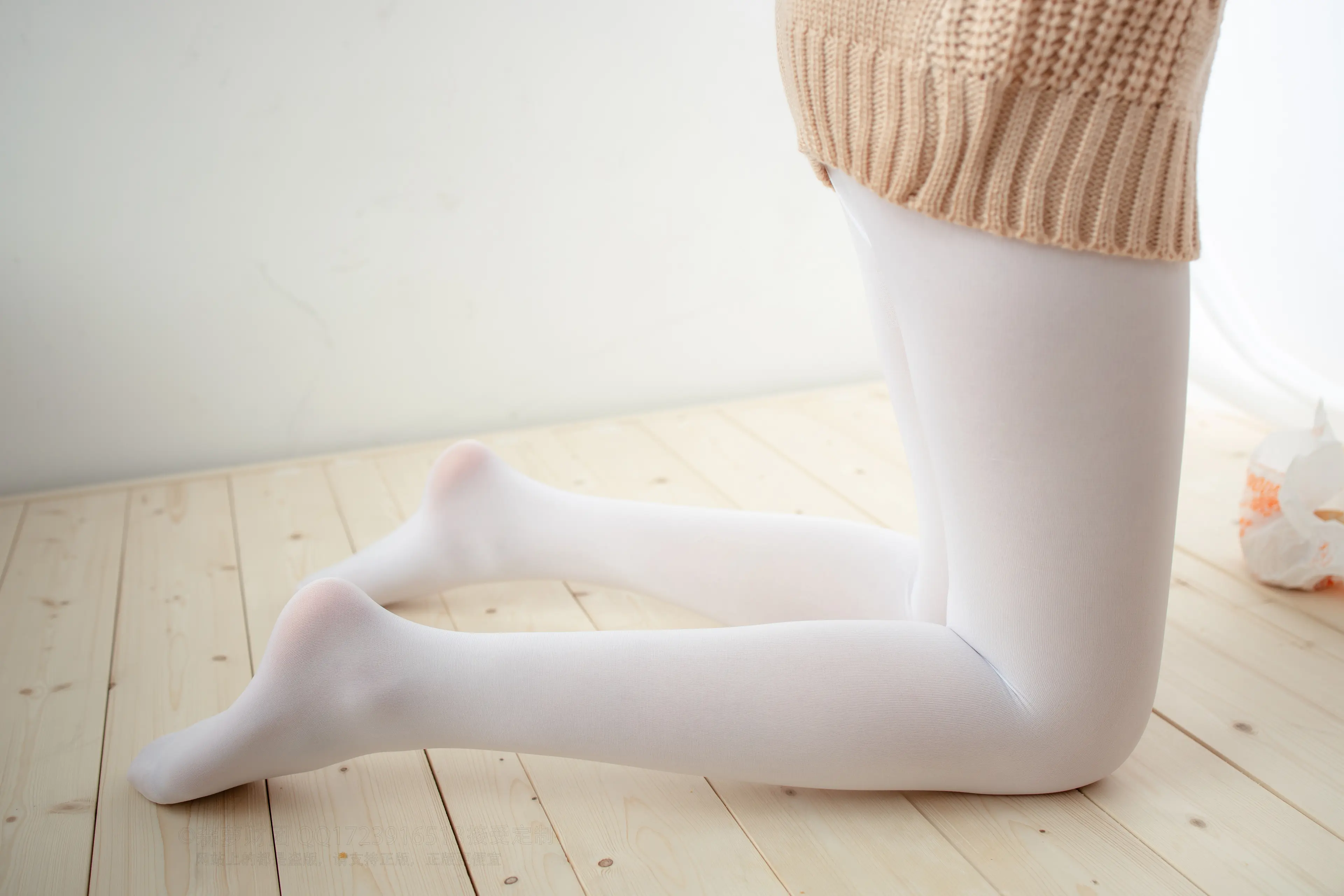 森萝财团 LOVEPLUS 露背毛衣80D白丝 [97P]