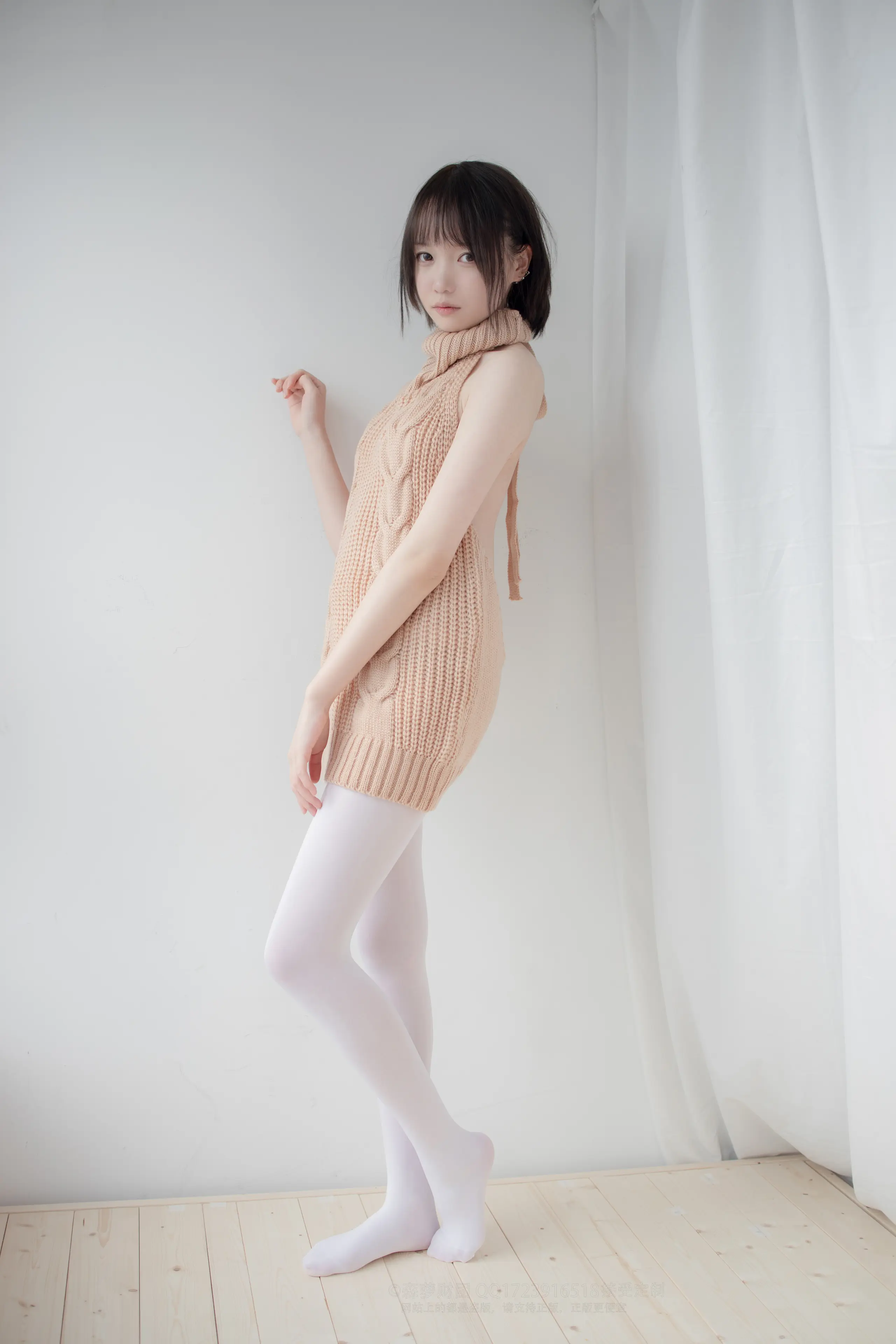 森萝财团 LOVEPLUS 露背毛衣80D白丝 [97P]