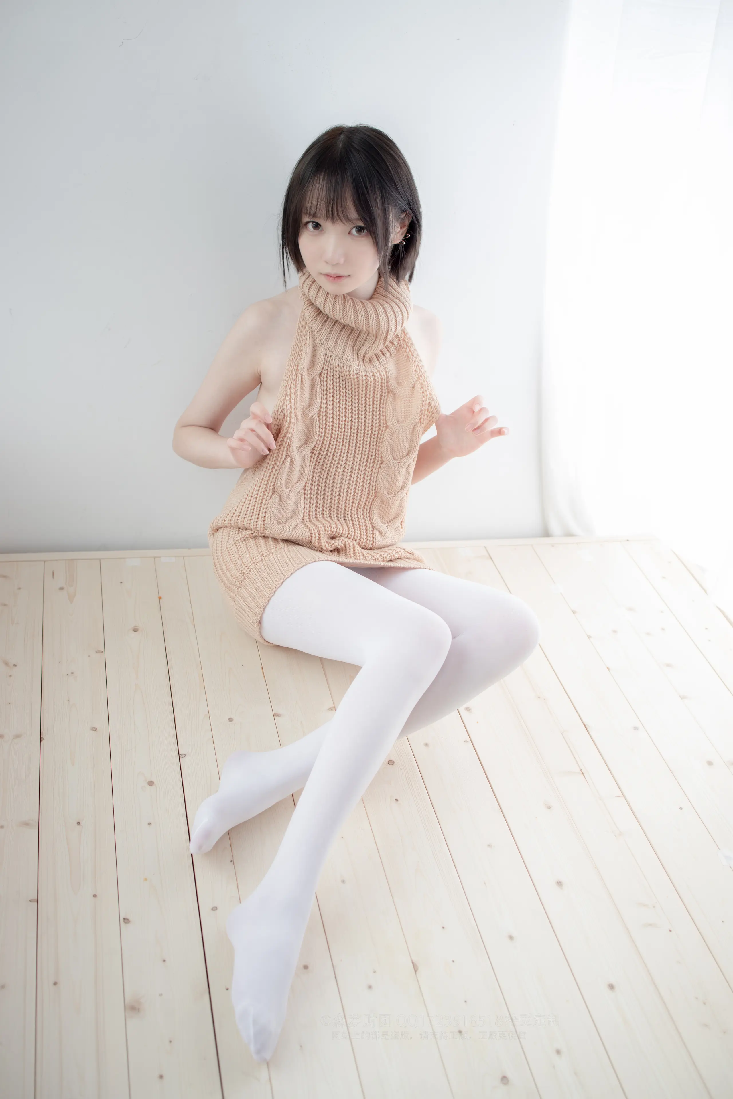 森萝财团 LOVEPLUS 露背毛衣80D白丝 [97P]