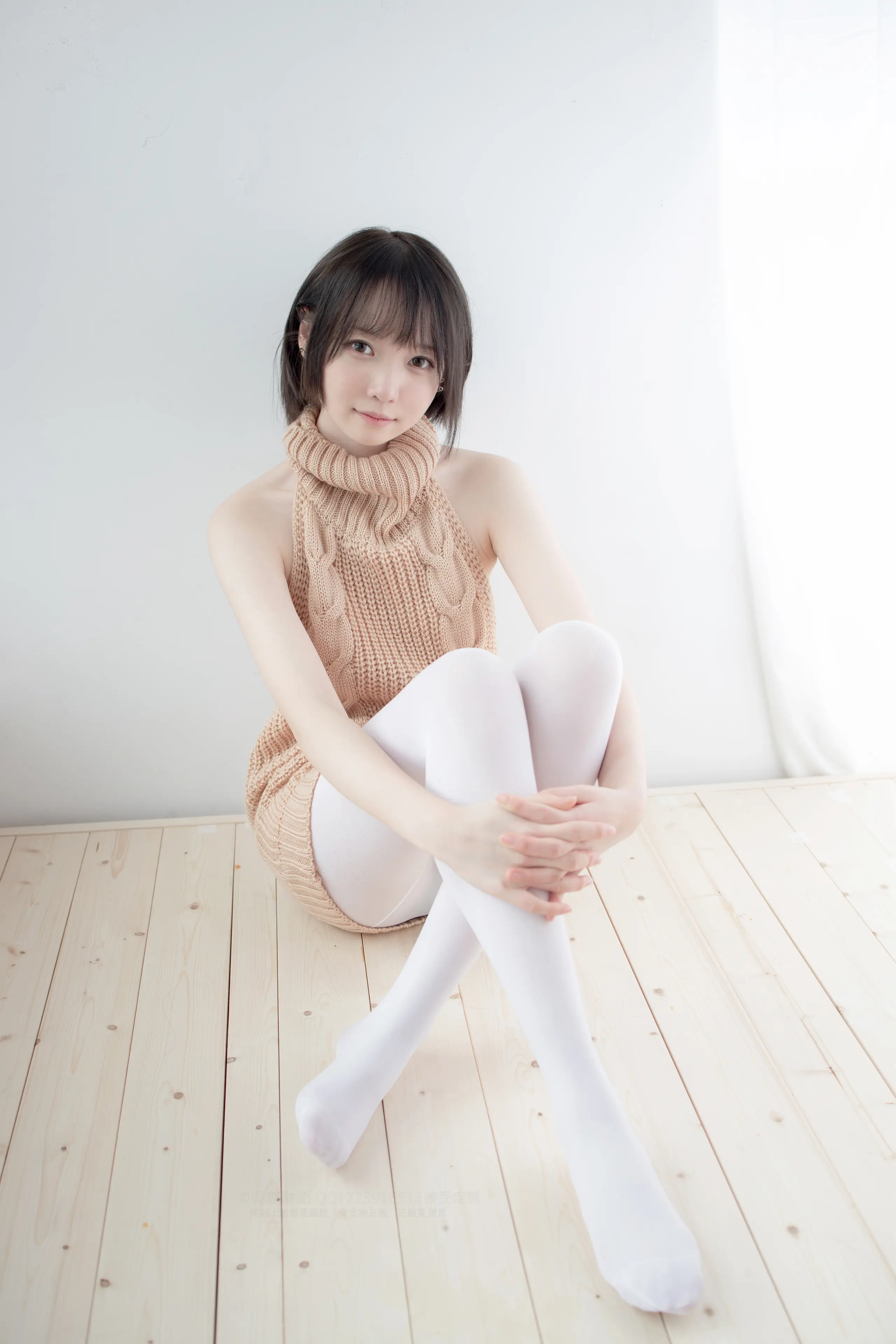 森萝财团 LOVEPLUS 露背毛衣80D白丝 [97P]