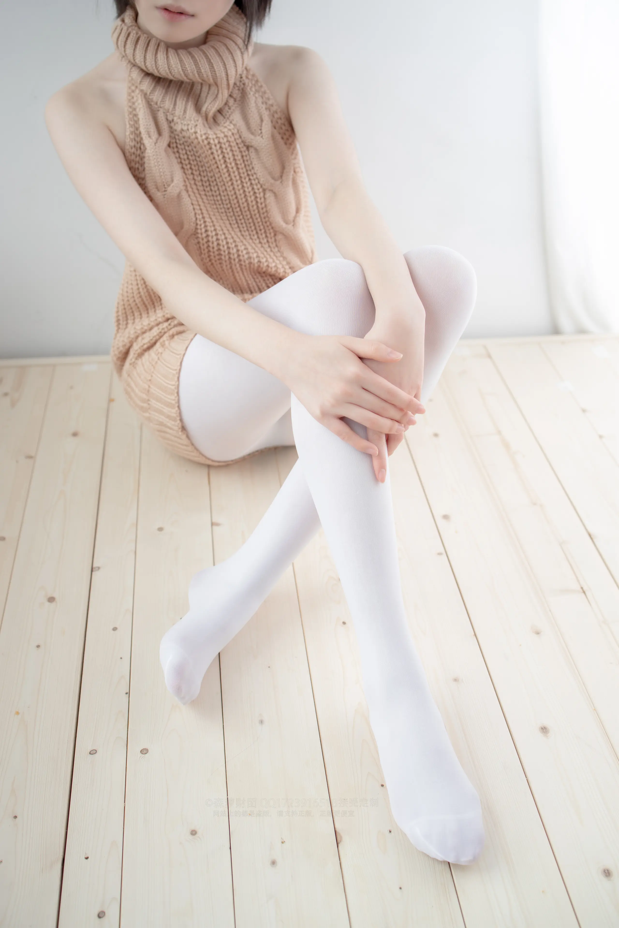 森萝财团 LOVEPLUS 露背毛衣80D白丝 [97P]