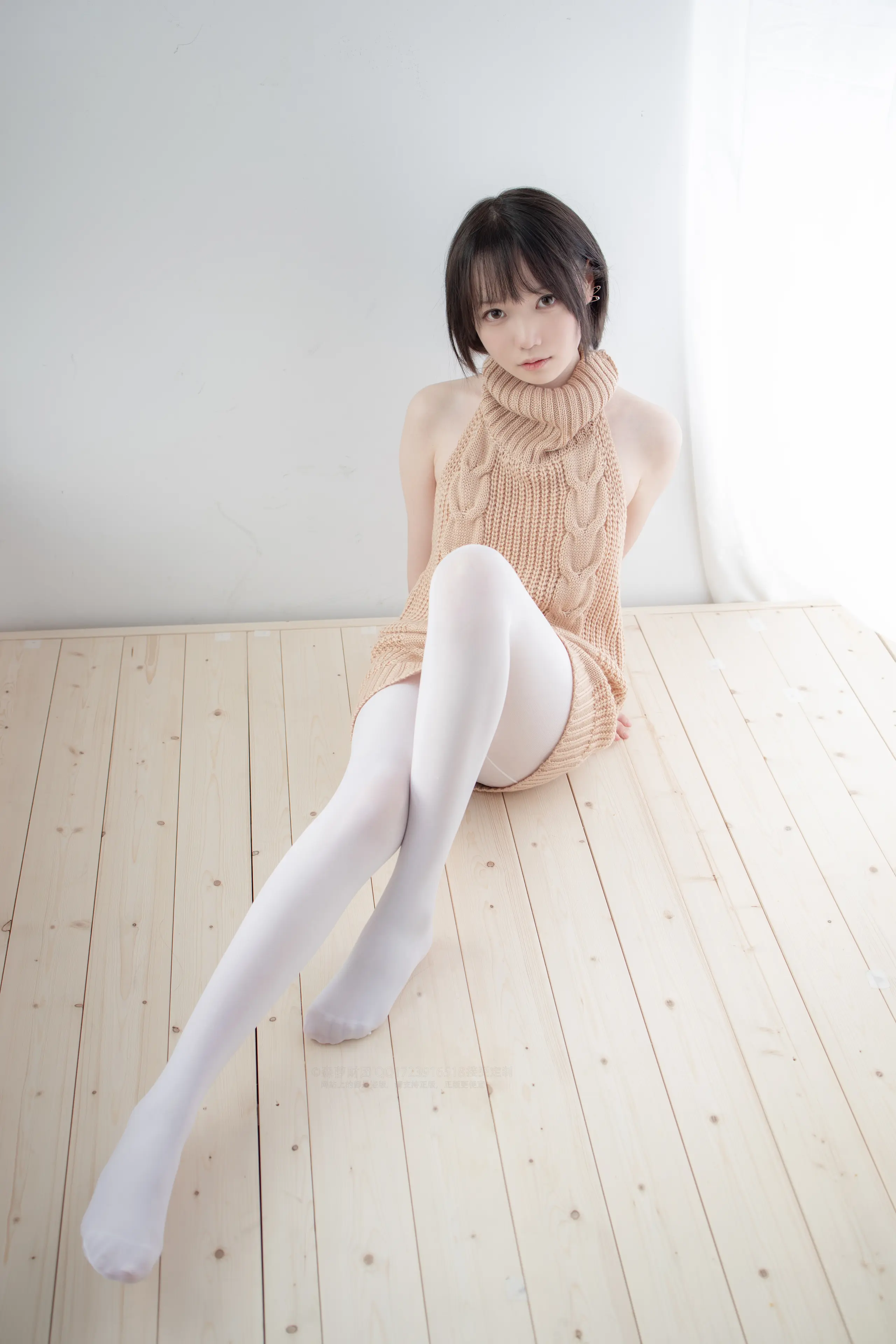 森萝财团 LOVEPLUS 露背毛衣80D白丝 [97P]