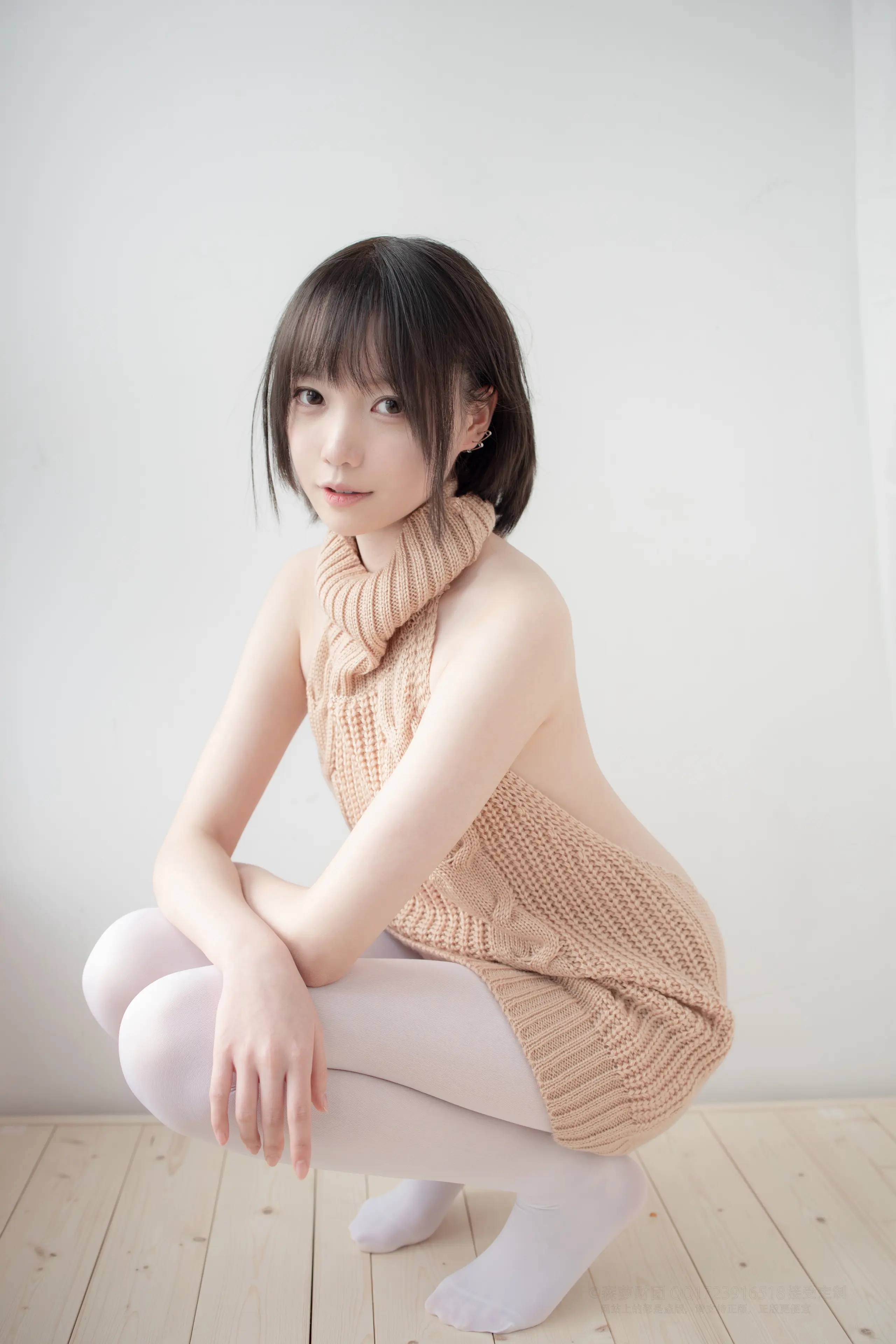 森萝财团 LOVEPLUS 露背毛衣80D白丝 [97P]