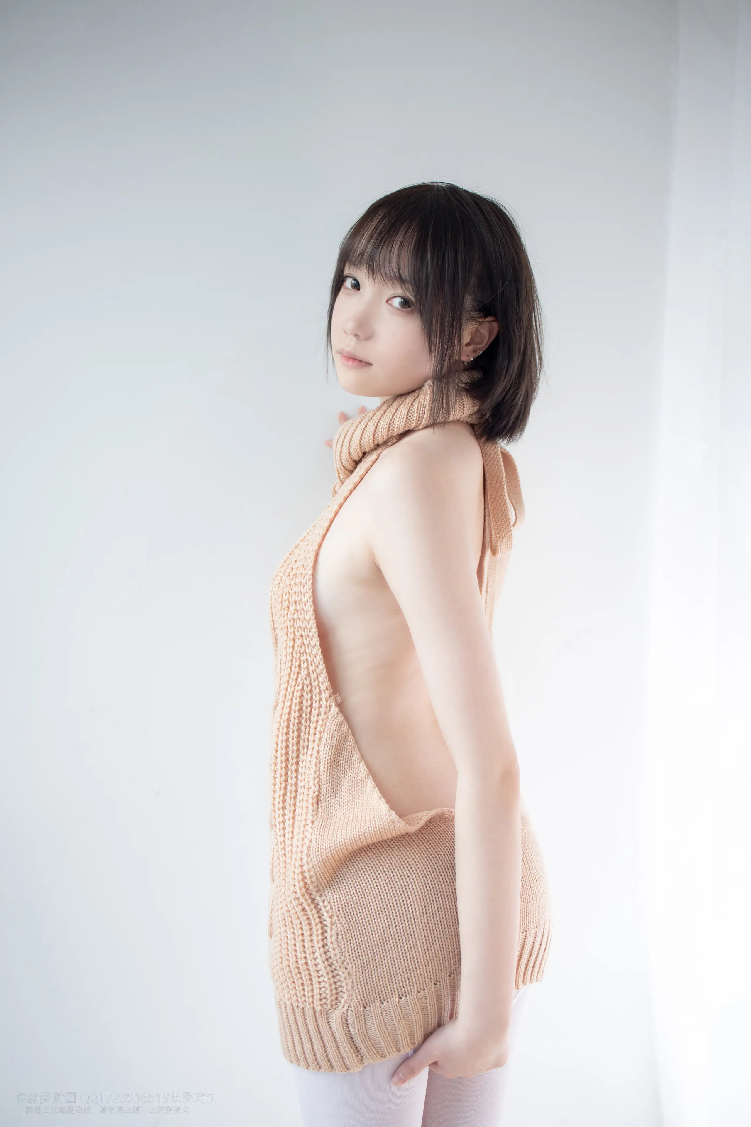 森萝财团 LOVEPLUS 露背毛衣80D白丝 [97P]