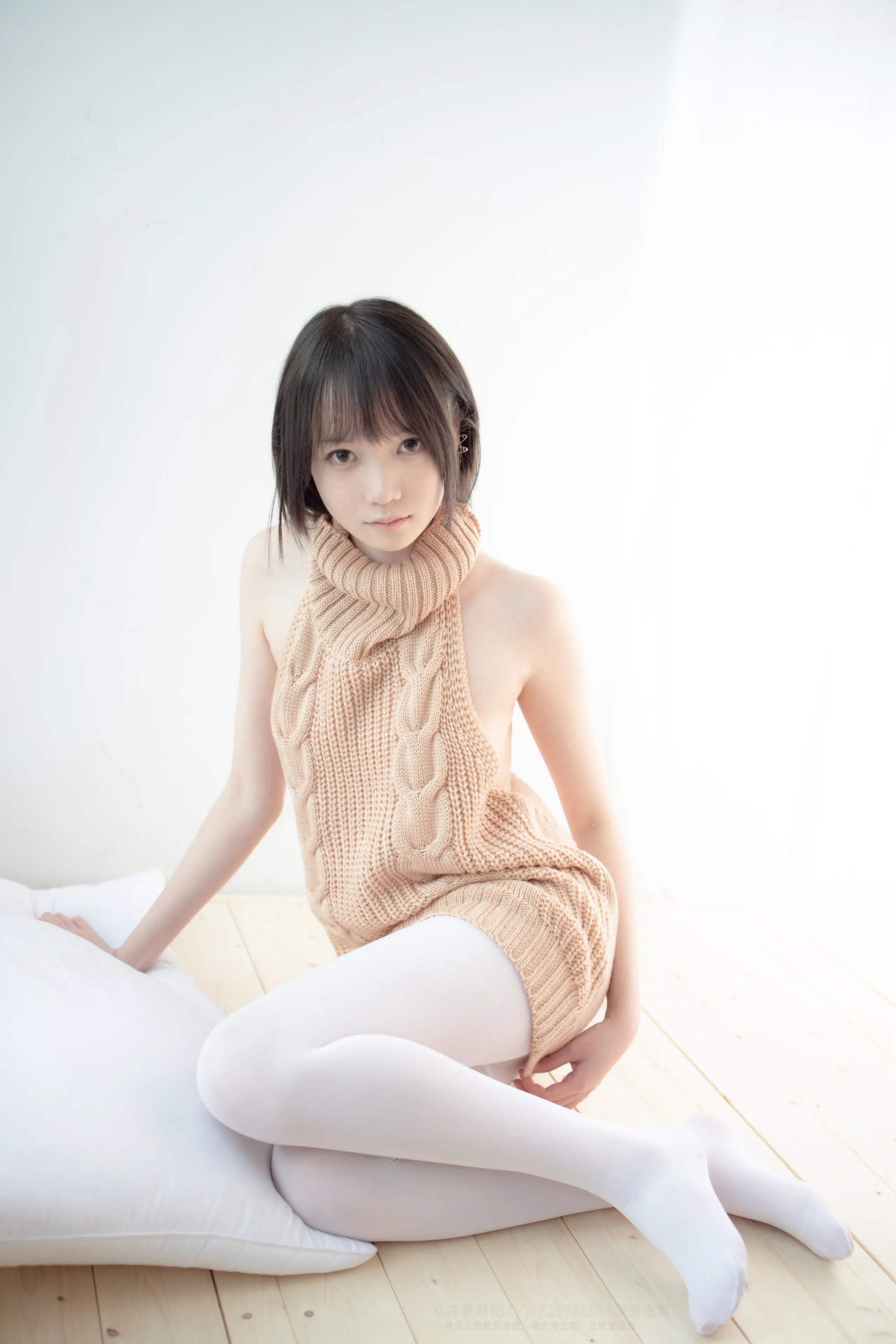 森萝财团 LOVEPLUS 露背毛衣80D白丝 [97P]