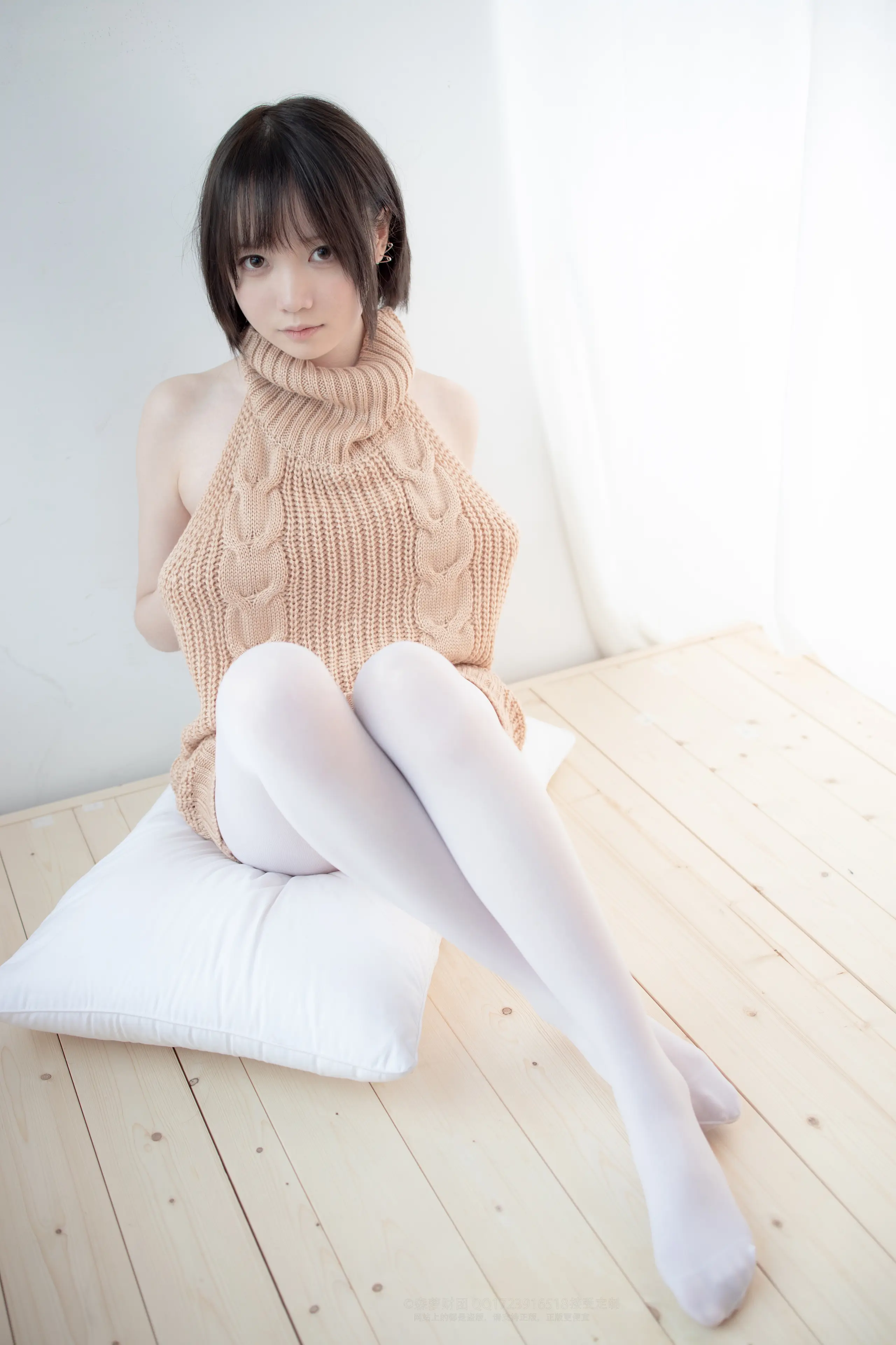 森萝财团 LOVEPLUS 露背毛衣80D白丝 [97P]