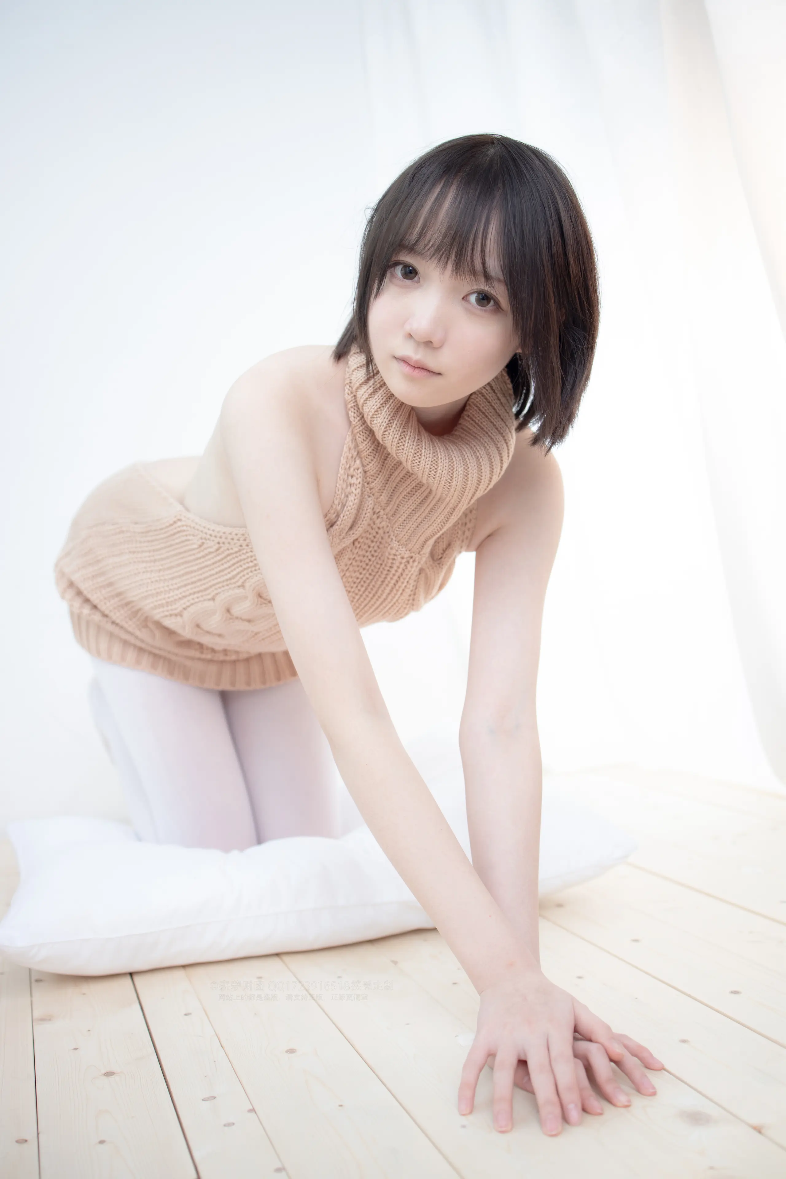 森萝财团 LOVEPLUS 露背毛衣80D白丝 [97P]