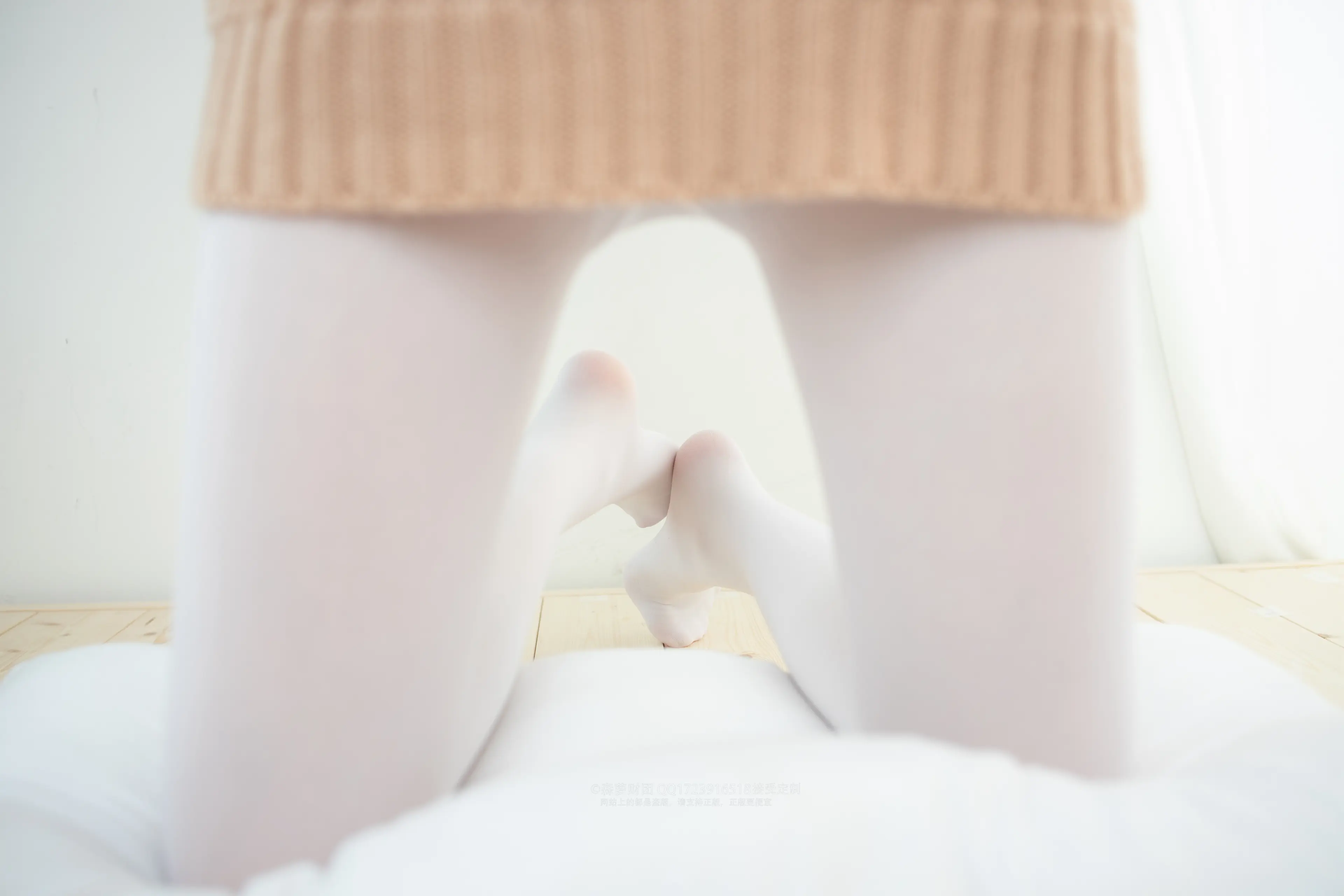 森萝财团 LOVEPLUS 露背毛衣80D白丝 [97P]