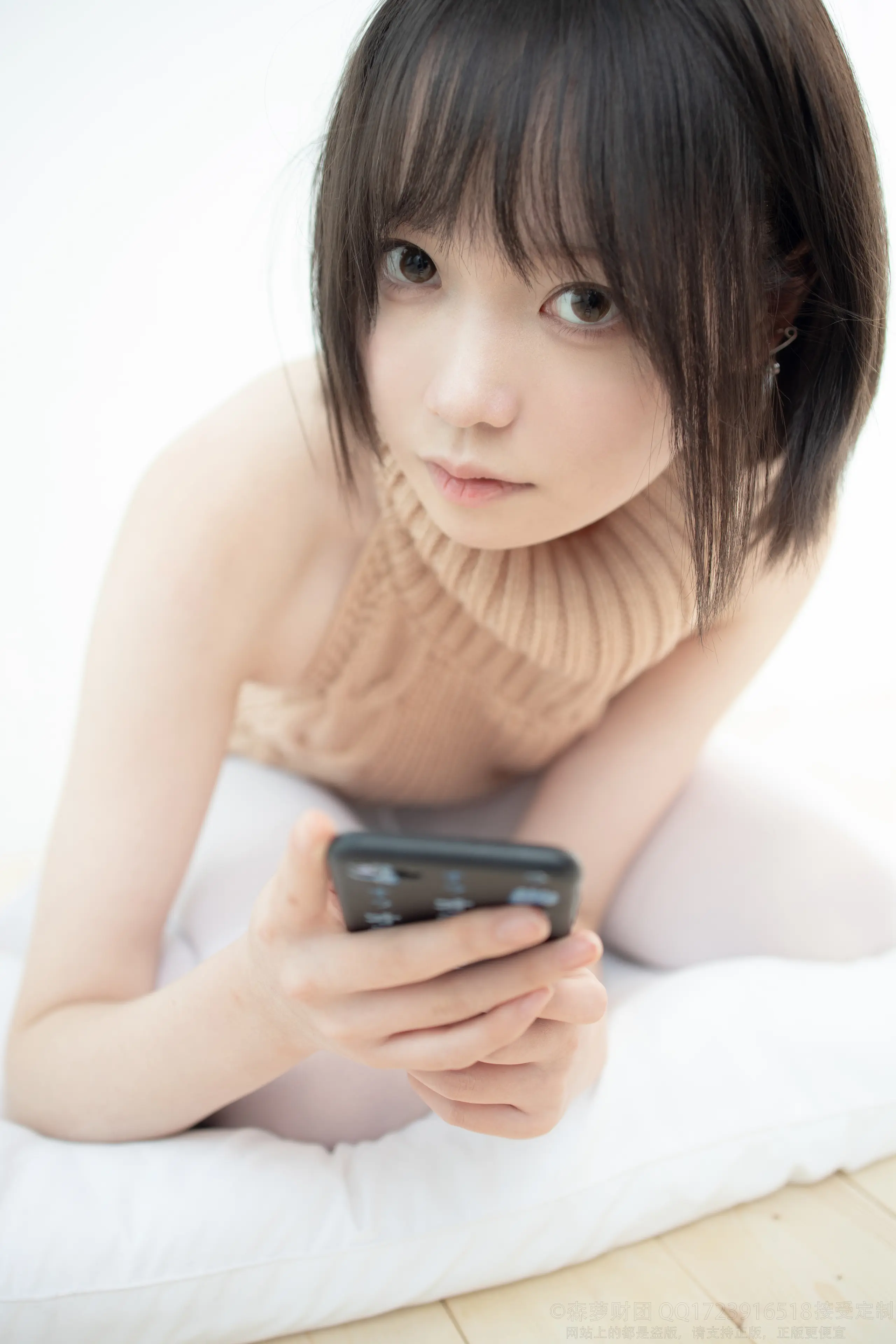 森萝财团 LOVEPLUS 露背毛衣80D白丝 [97P]