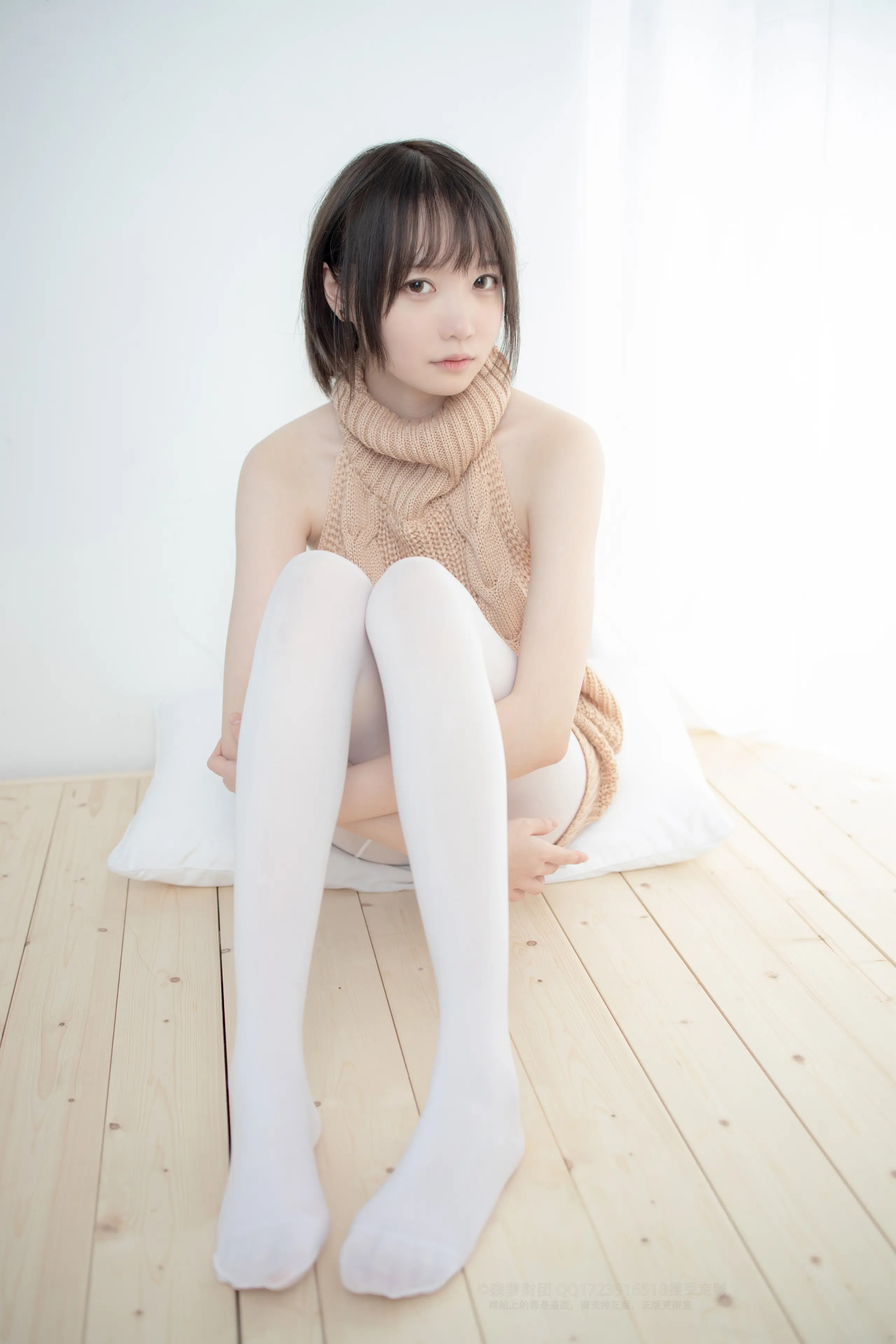 森萝财团 LOVEPLUS 露背毛衣80D白丝 [97P]