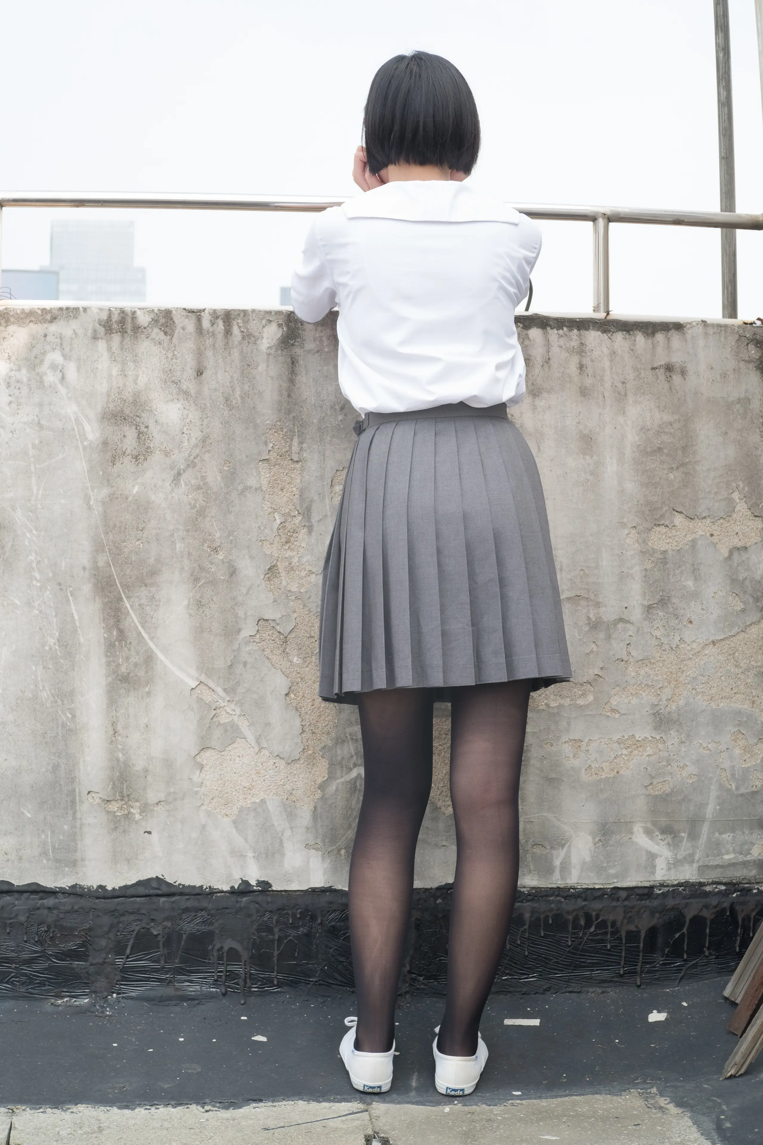 森萝财团 R15 天台黑丝 [95P]