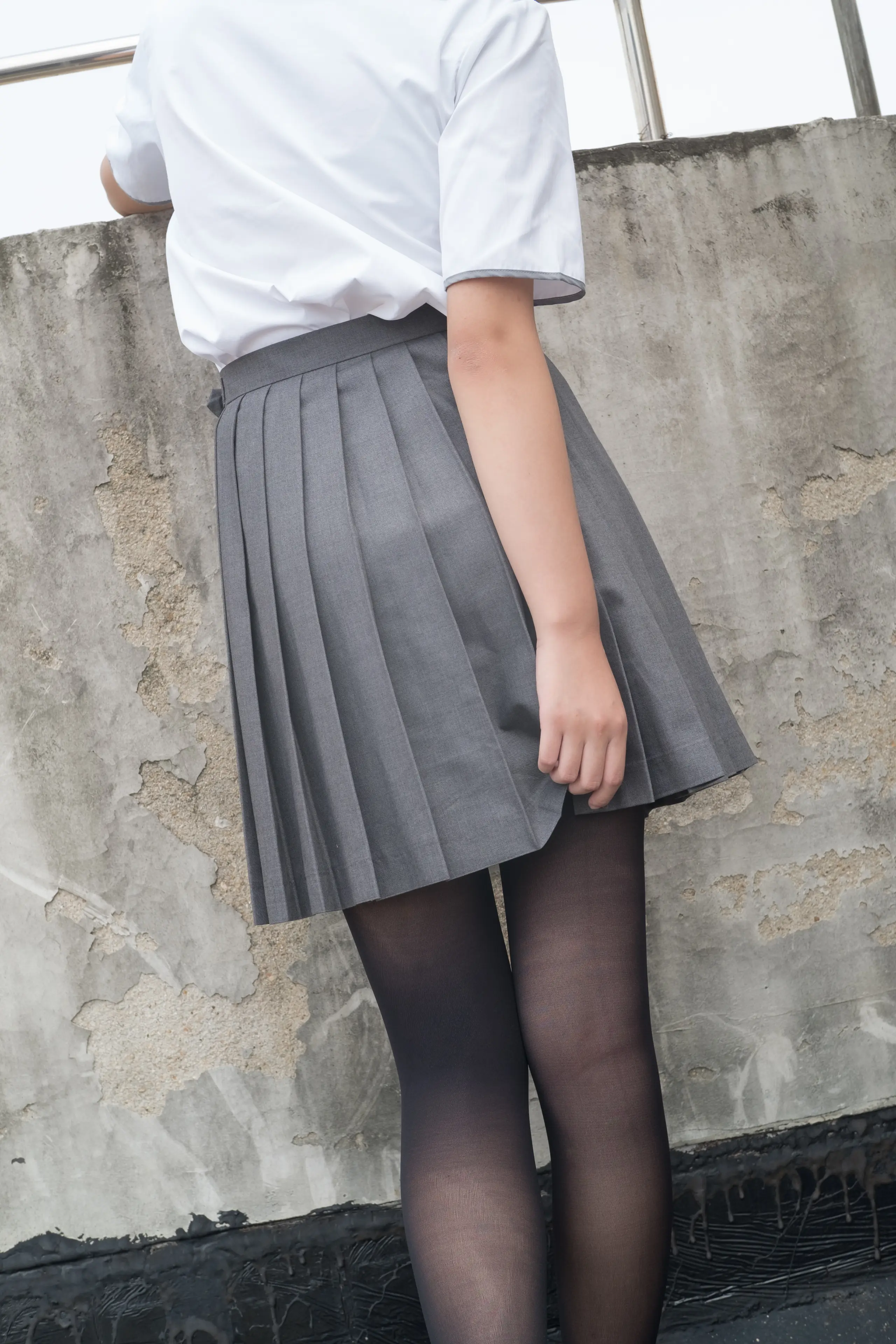 森萝财团 R15 天台黑丝 [95P]